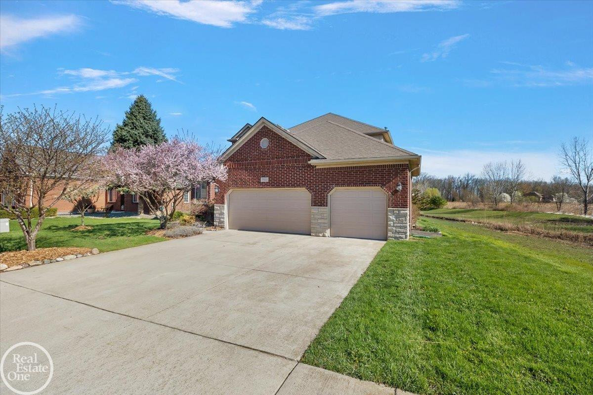 15833 Kingsway Drive, MI 48044 — Photo 5