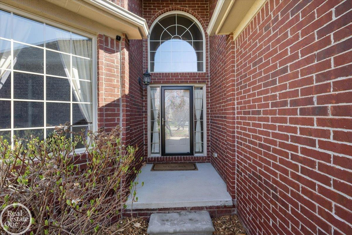 15833 Kingsway Drive, MI 48044 — Photo 6