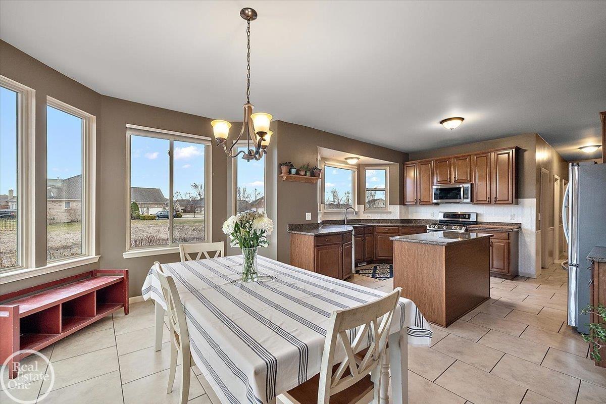 15833 Kingsway Drive, MI 48044 — Photo 14
