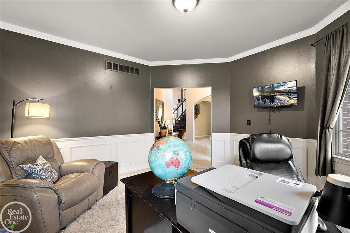 15833 Kingsway Drive, MI 48044 — Photo 28