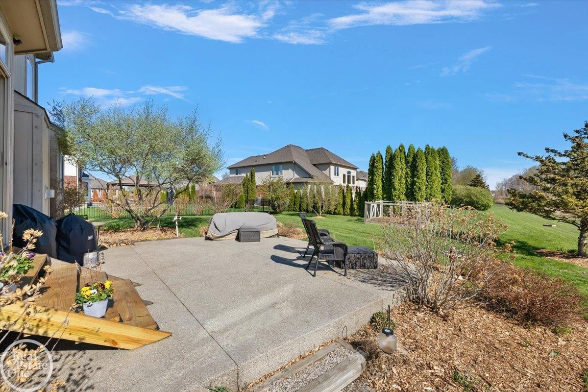 15833 Kingsway Drive, MI 48044 — Photo 50