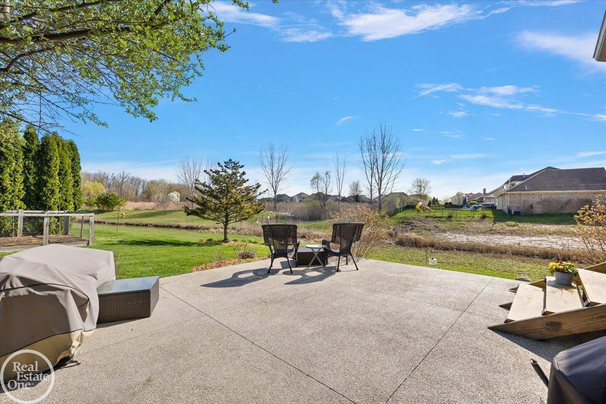 15833 Kingsway Drive, MI 48044 — Photo 51