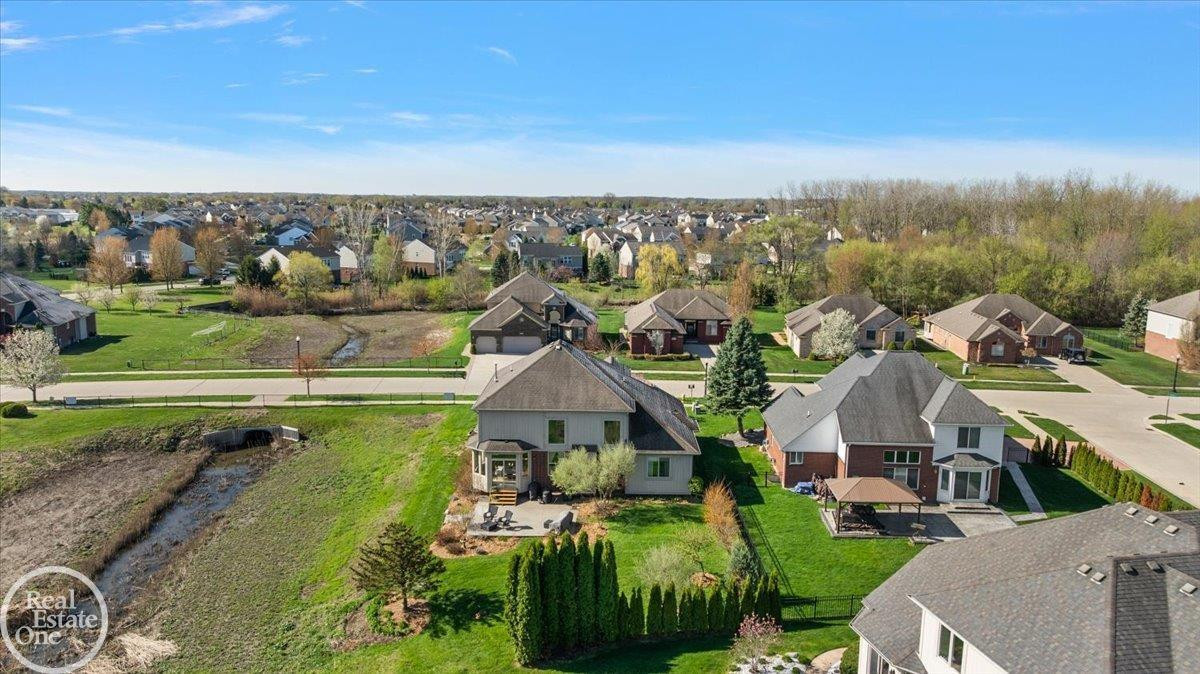 15833 Kingsway Drive, MI 48044 — Photo 57