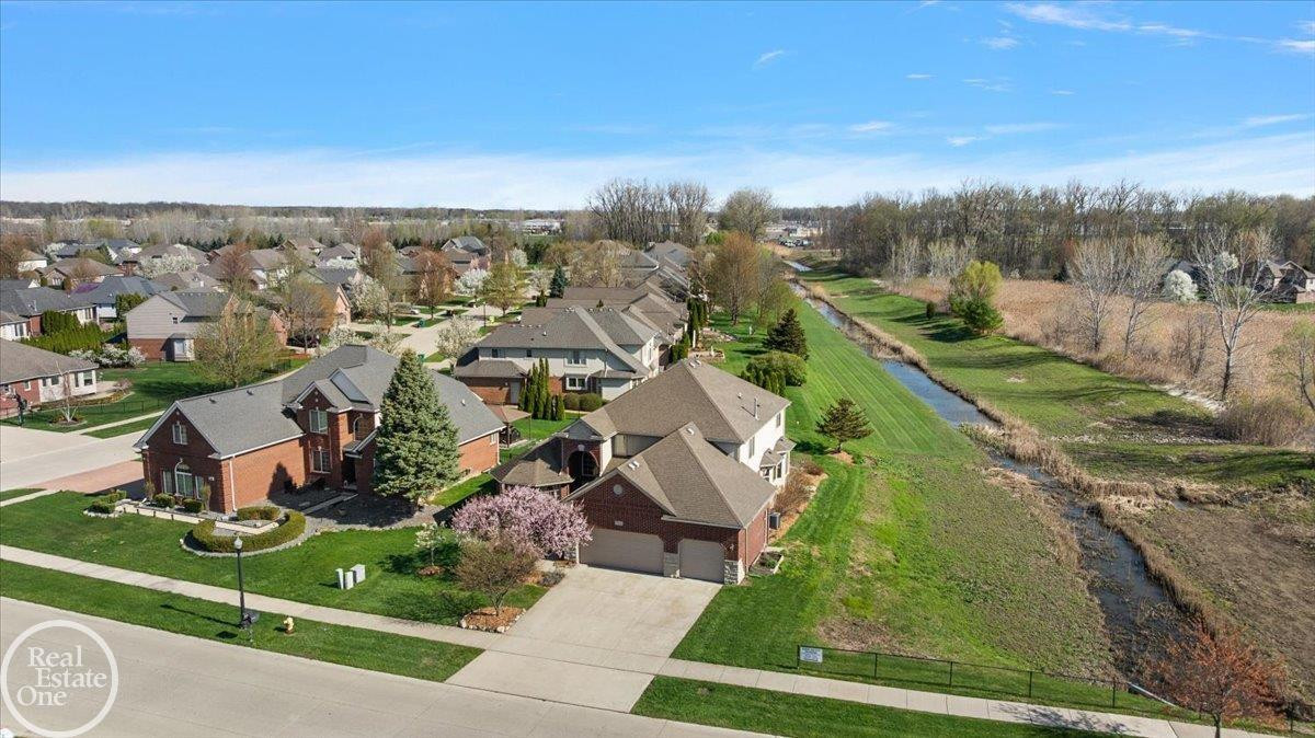 15833 Kingsway Drive, MI 48044 — Photo 60