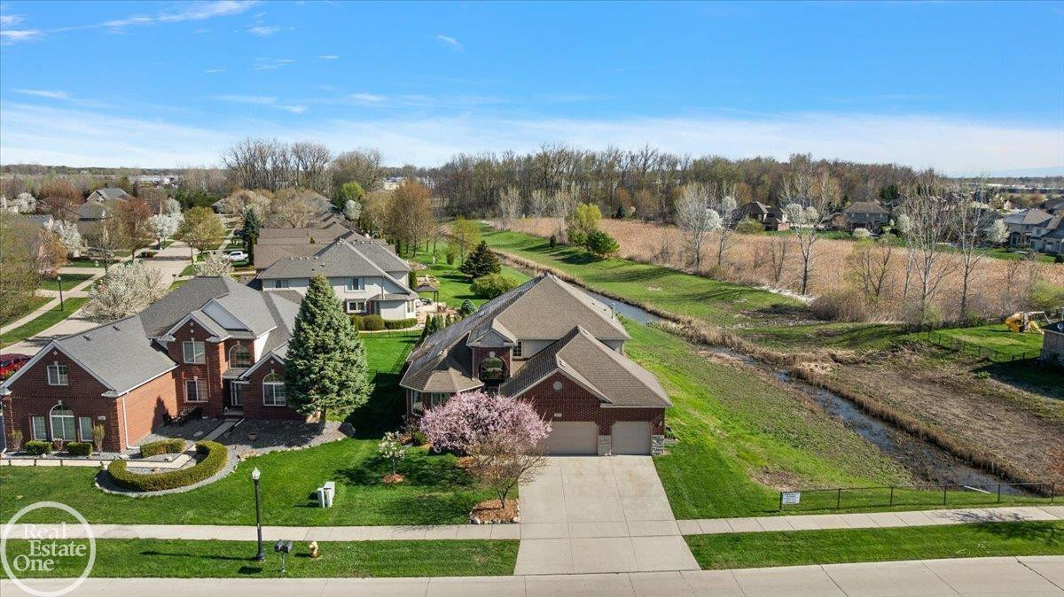 15833 Kingsway Drive, MI 48044 — Photo 61