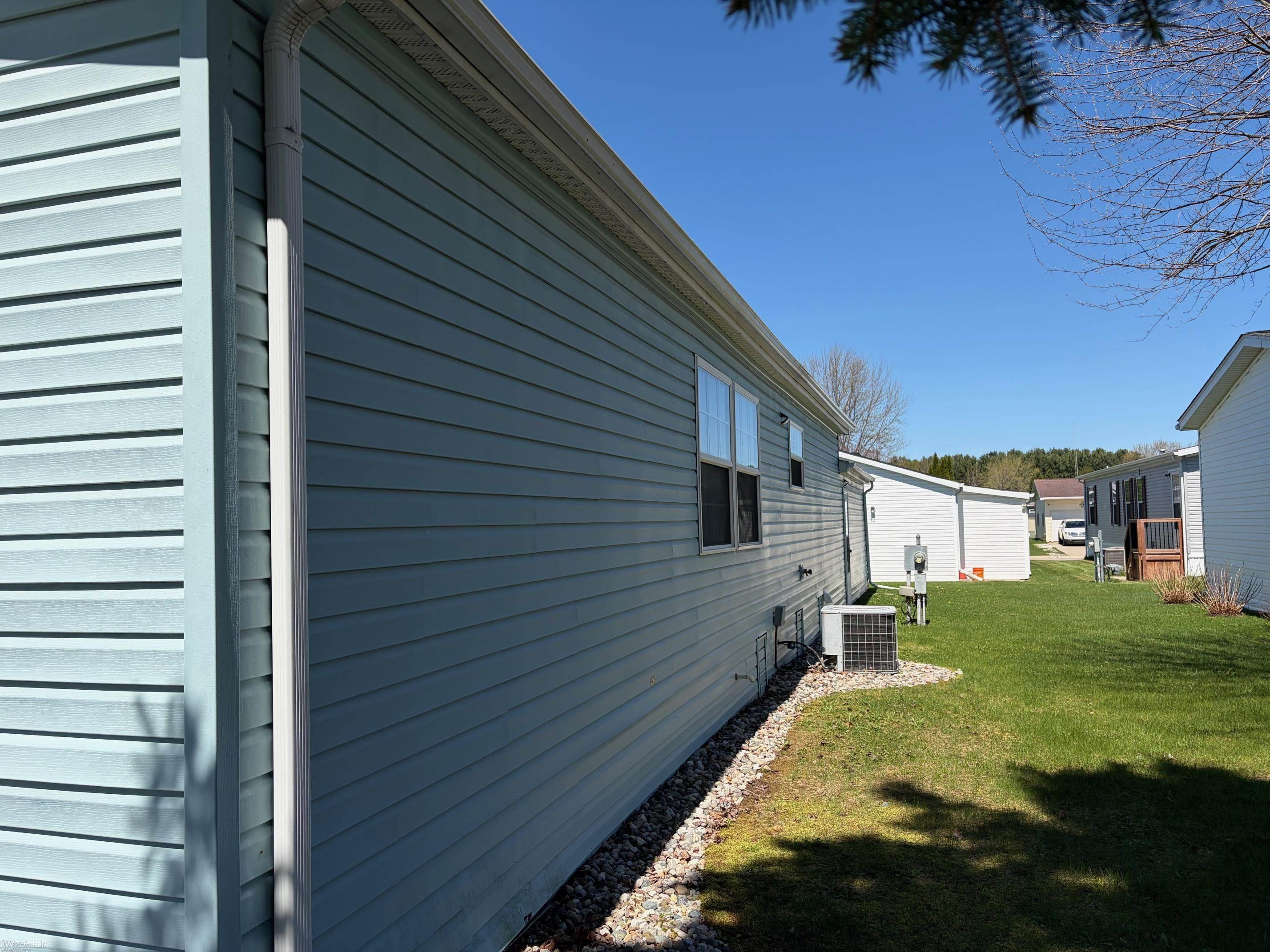 421 Red Pine Drive, Flint, MI 48506 — Photo 5