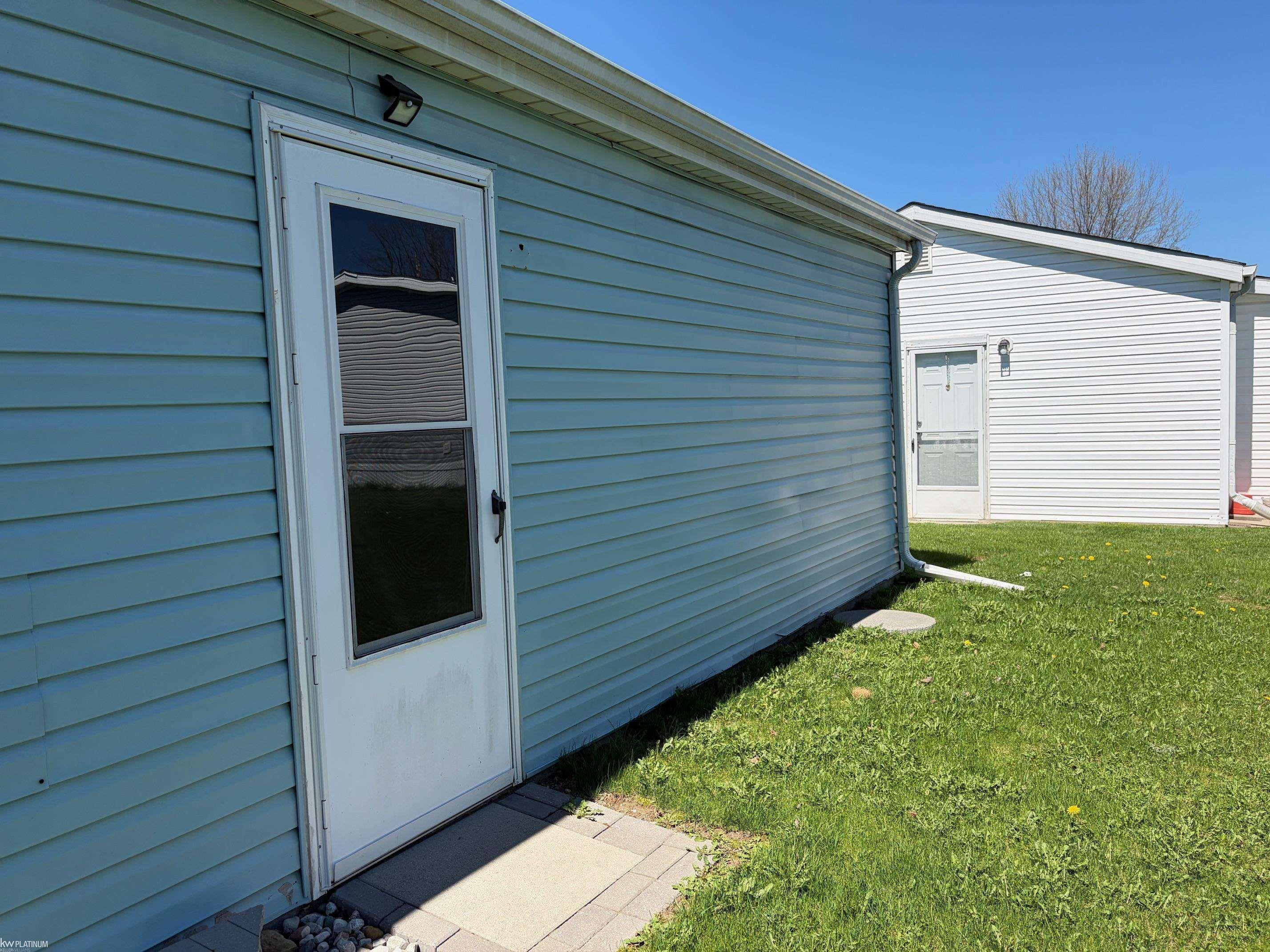 421 Red Pine Drive, Flint, MI 48506 — Photo 6