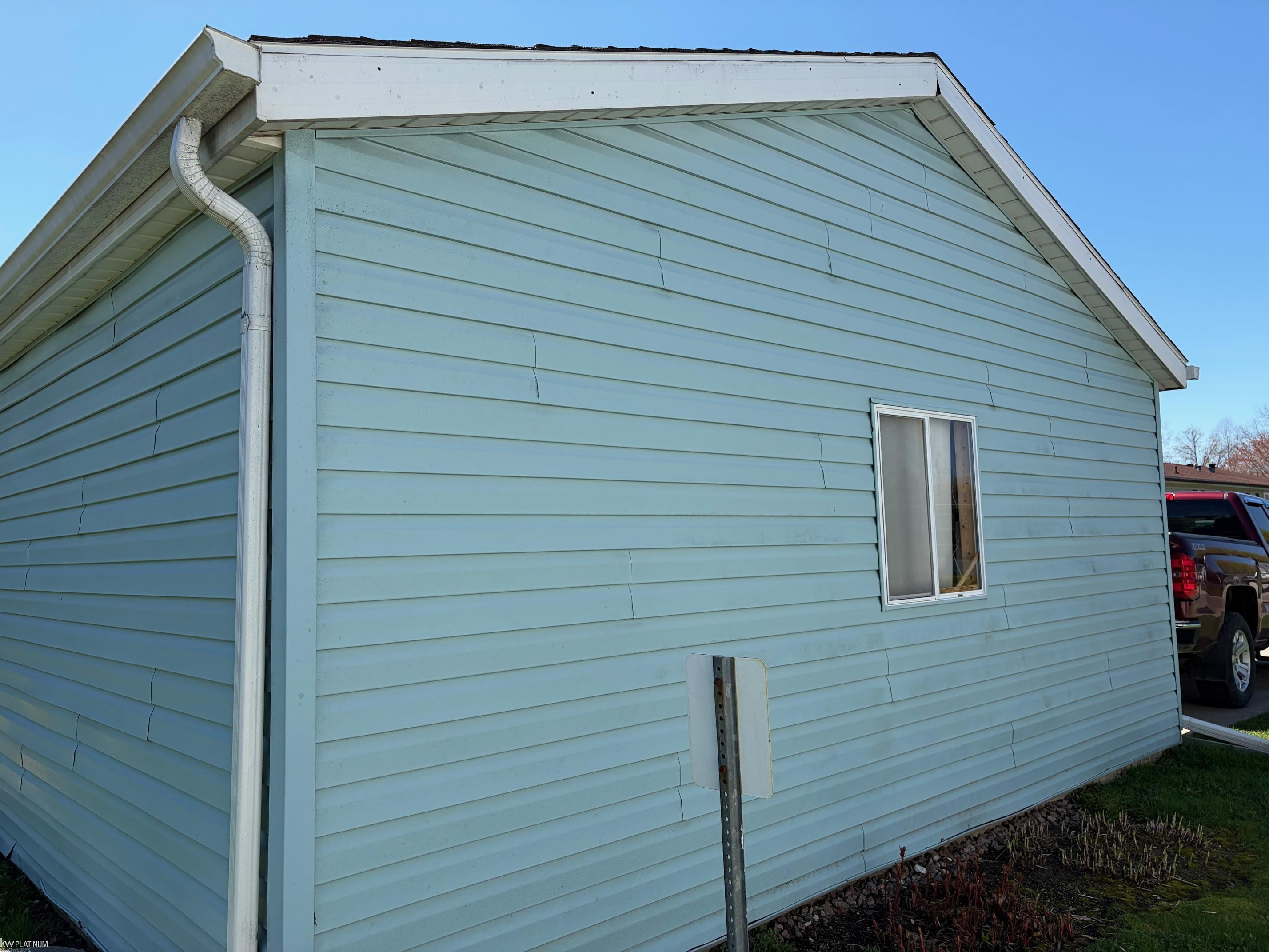 421 Red Pine Drive, Flint, MI 48506 — Photo 7