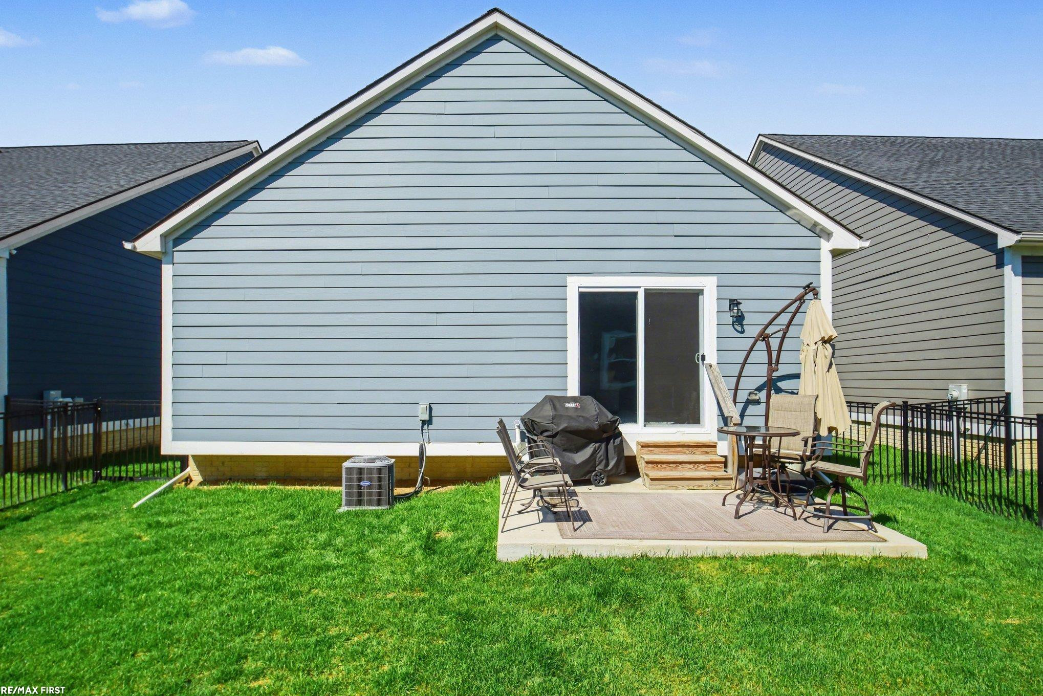 47050 Brookview Drive, MI 48047 — Photo 26