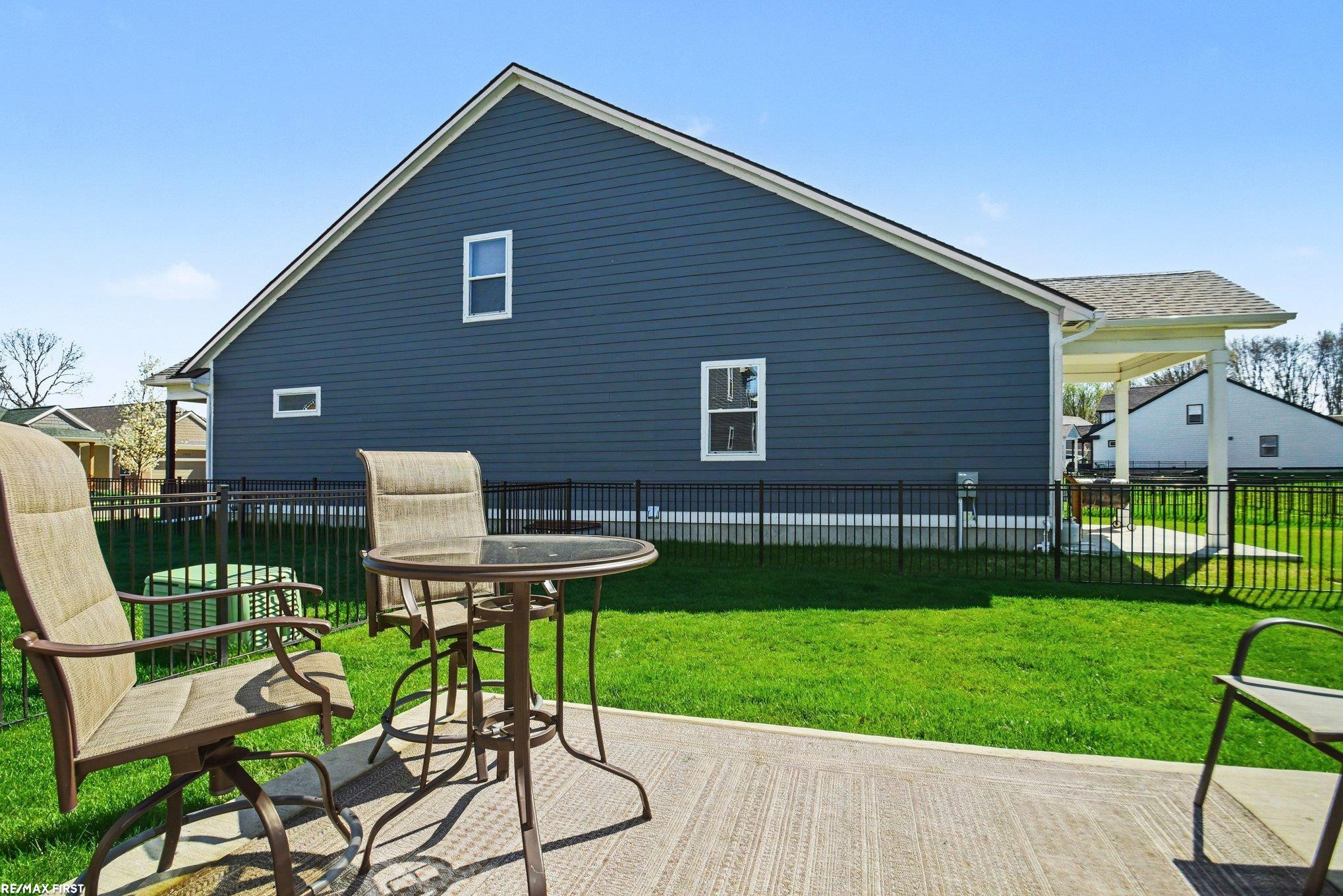 47050 Brookview Drive, MI 48047 — Photo 23