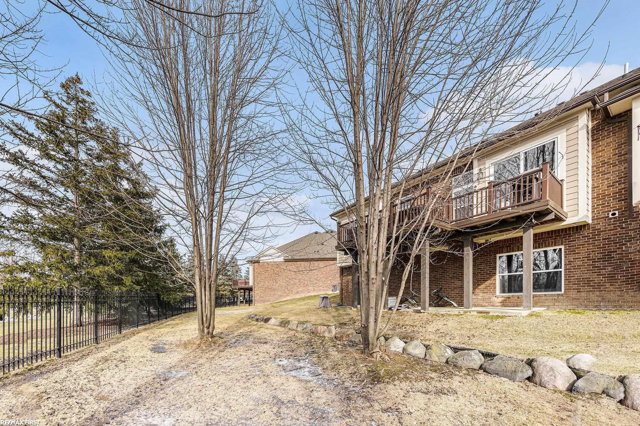21114 Lilac Lane, Clinton Twp, MI 48036 — Photo 32