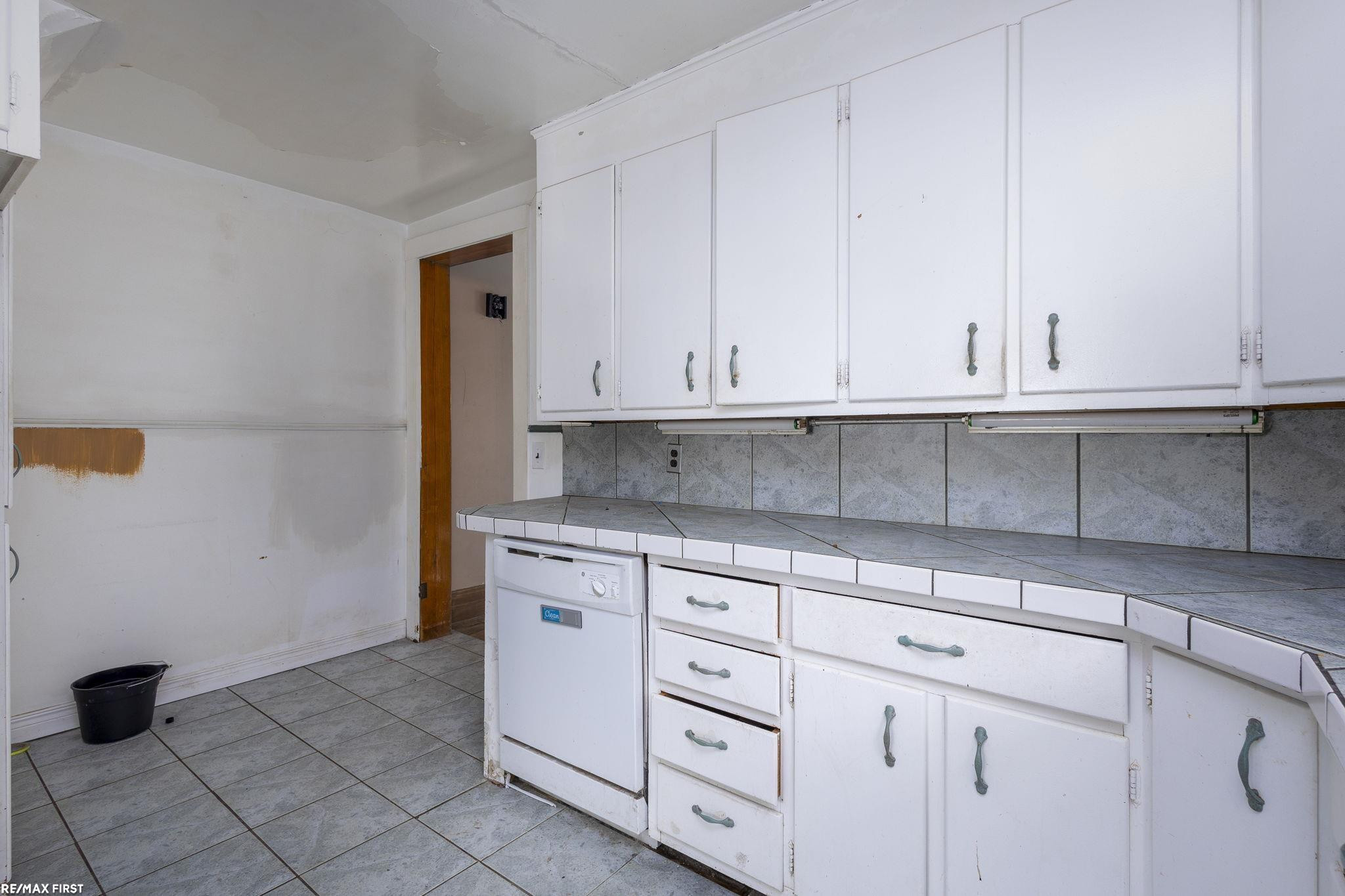 24 Grand Ave Avenue, Mount Clemens, MI 48043 — Photo 15