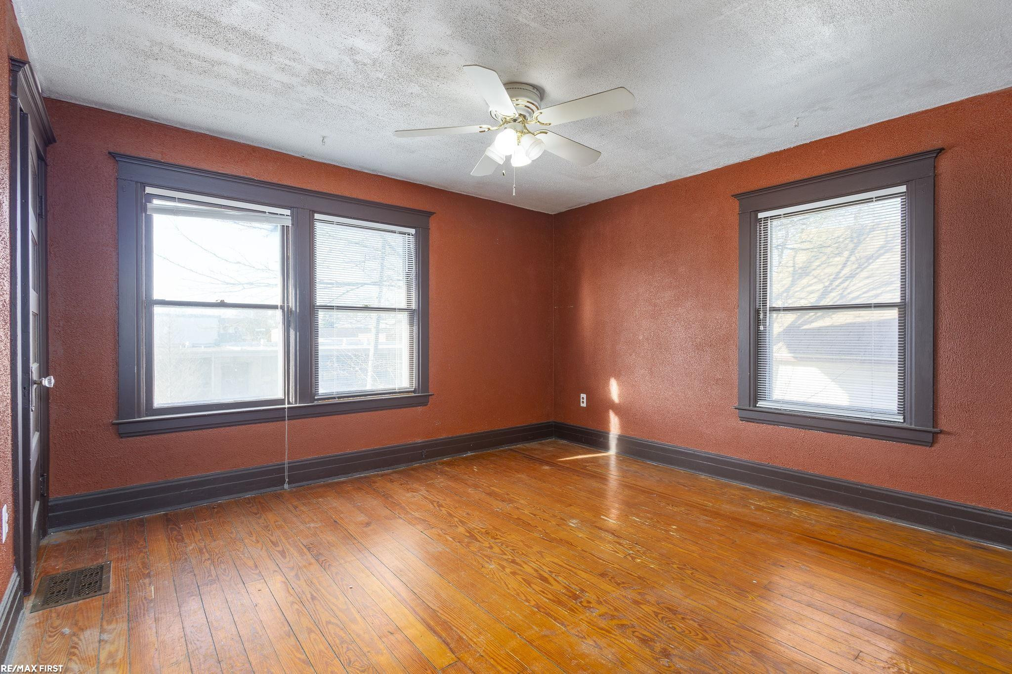 24 Grand Ave Avenue, Mount Clemens, MI 48043 — Photo 17
