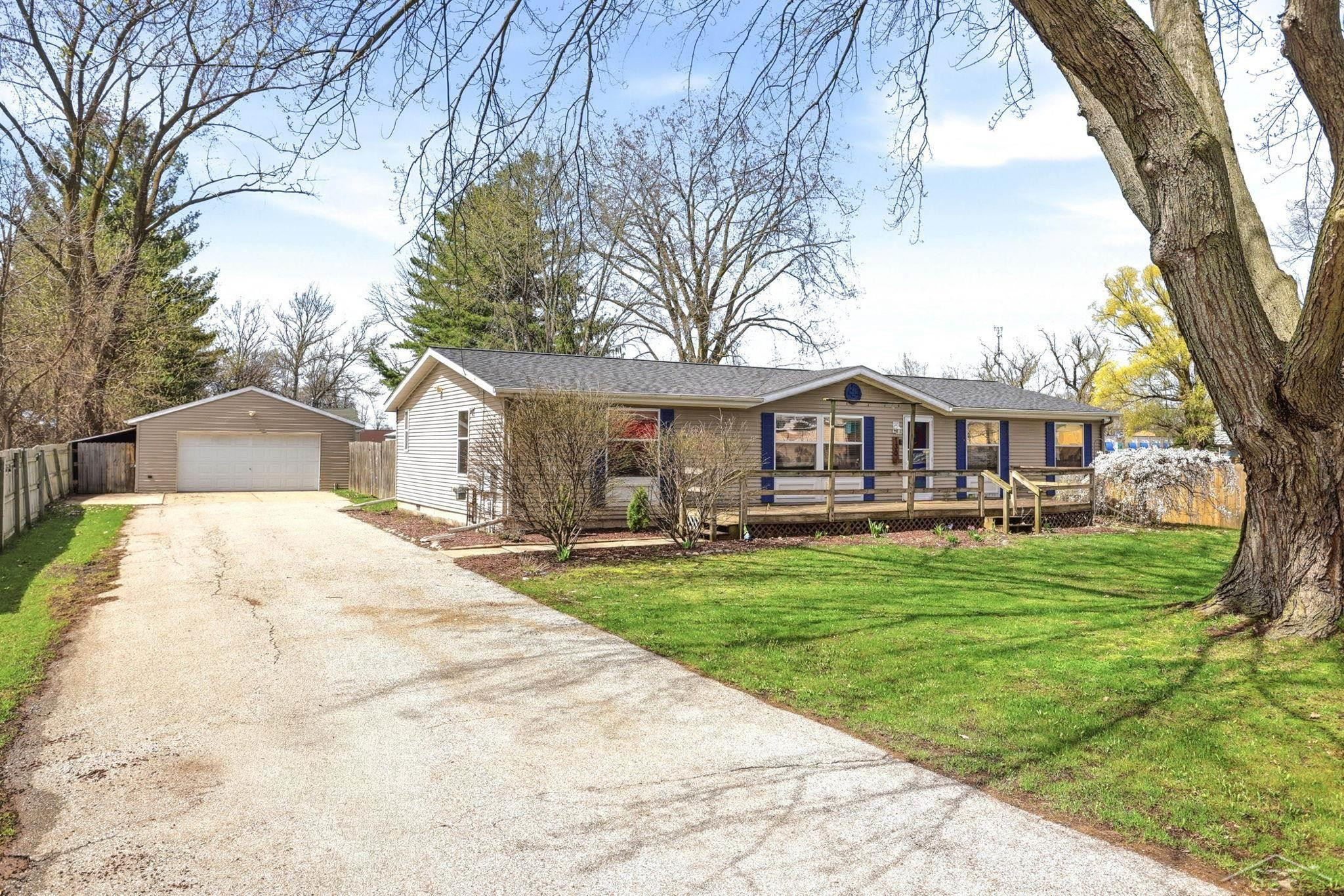 130 S Miller Road, Saginaw, MI 48609 — Photo 2