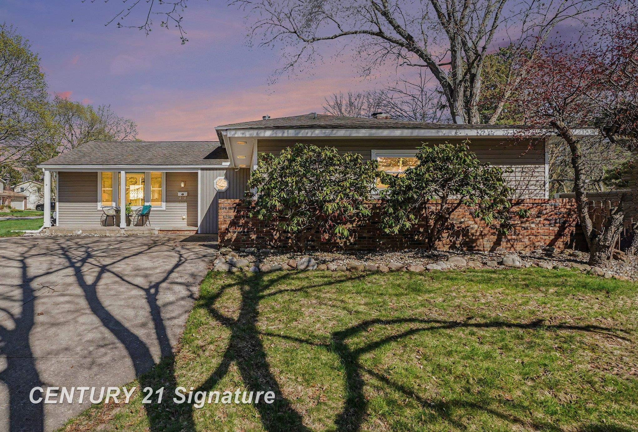 4206 Melody Lane, Midland, MI 48642 — front exterior
