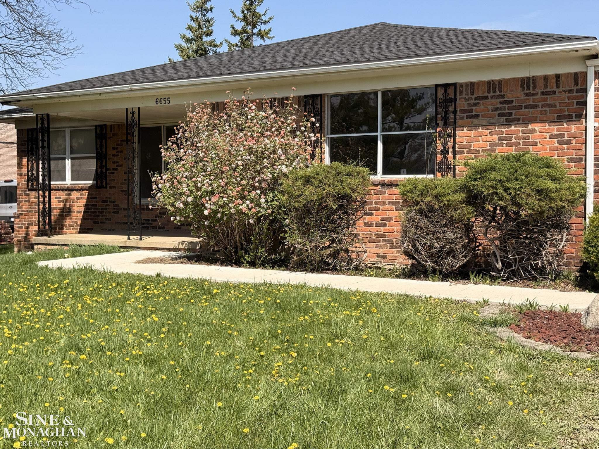 6655 Lee Crest Drive, West Bloomfield, MI — Photo 2