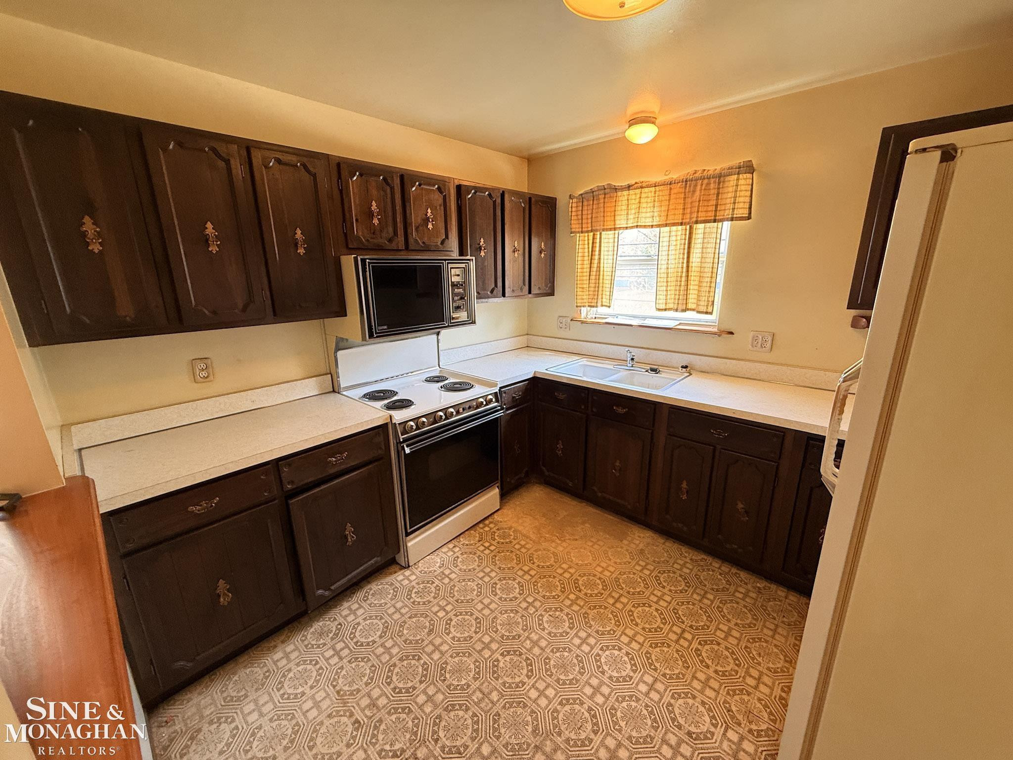 6655 Lee Crest Drive, West Bloomfield, MI — Photo 5