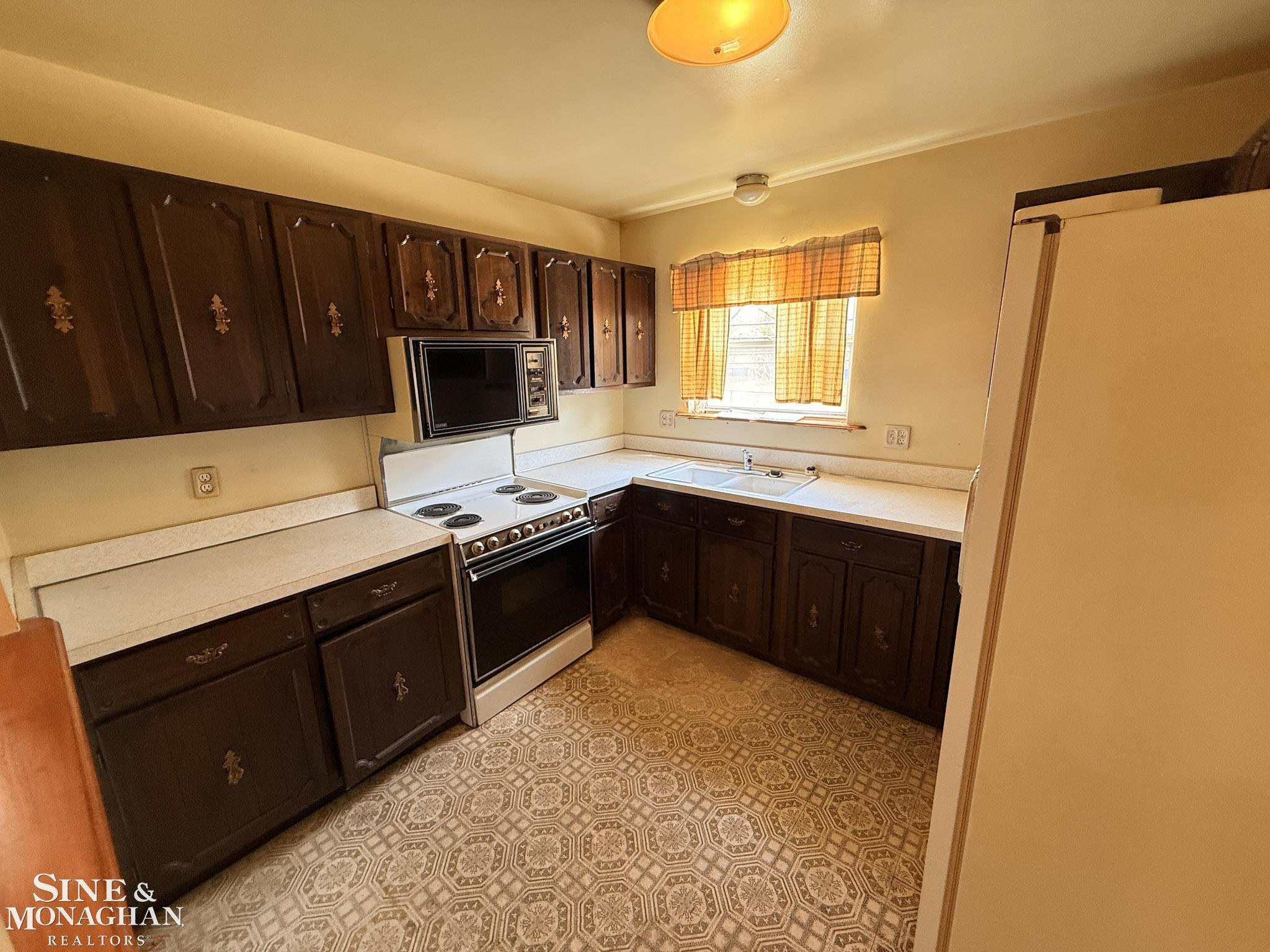 6655 Lee Crest Drive, West Bloomfield, MI — Photo 6