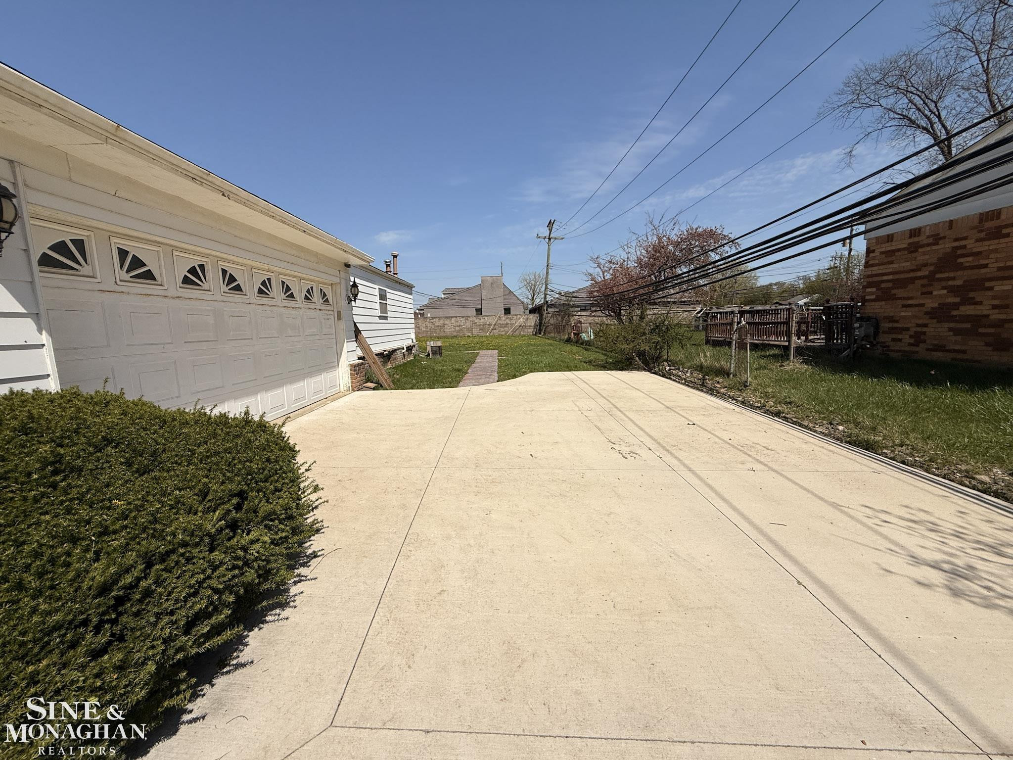 6655 Lee Crest Drive, West Bloomfield, MI — Photo 56