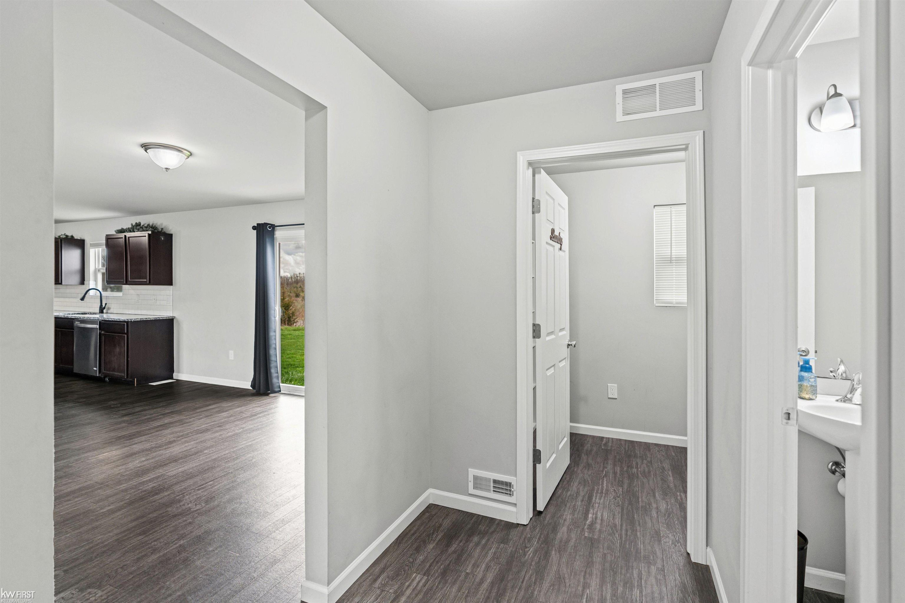 3005 Oxford Lane, Flushing, MI 48433 — Photo 23