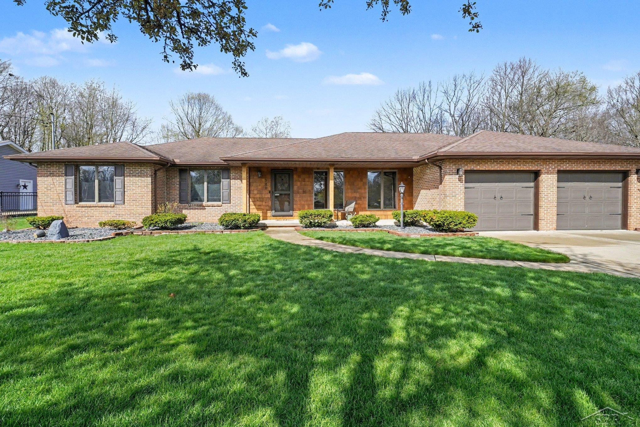1329 Woodnoll Drive, Flint, MI 48507 — Photo 2