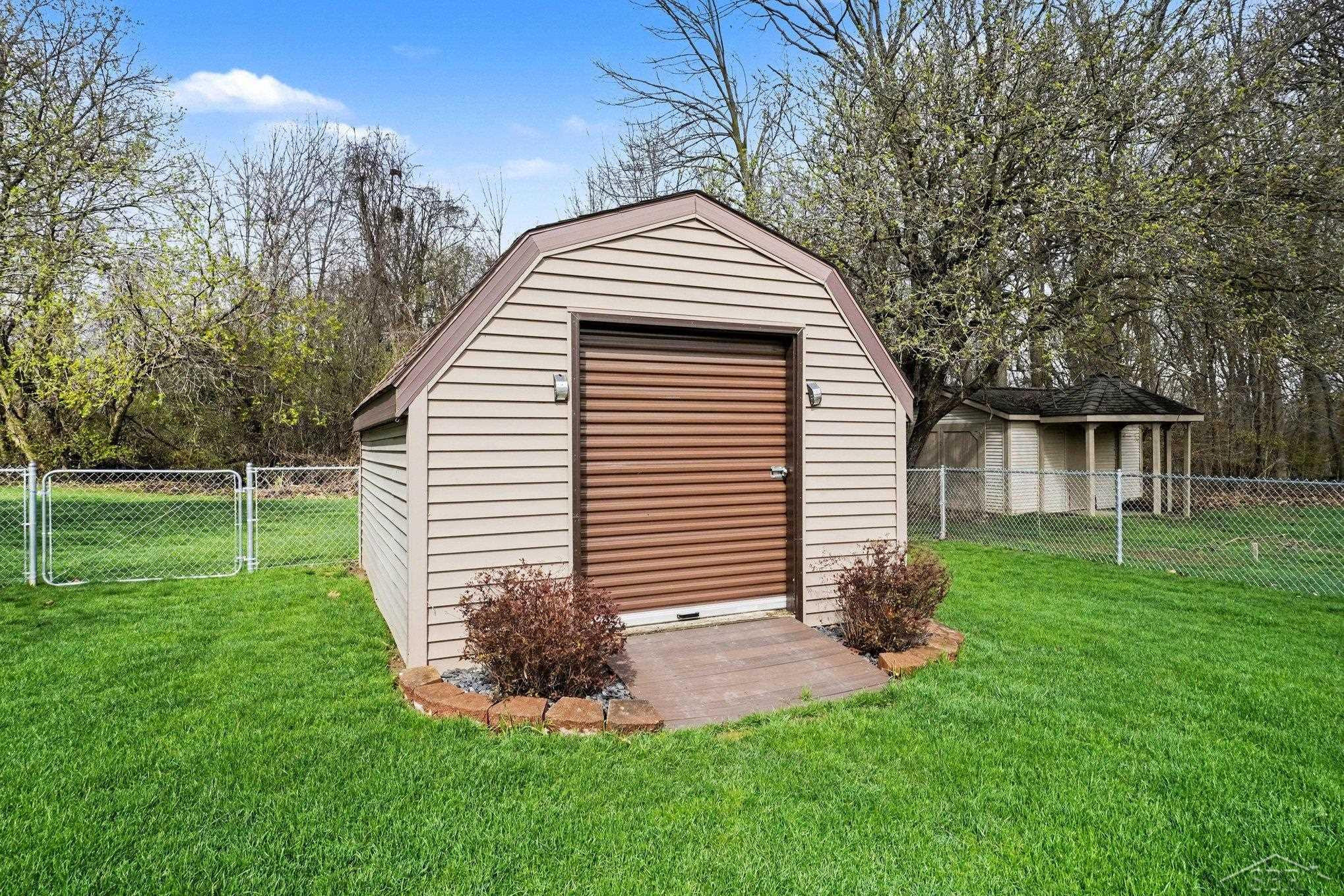 1329 Woodnoll Drive, Flint, MI 48507 — Photo 36