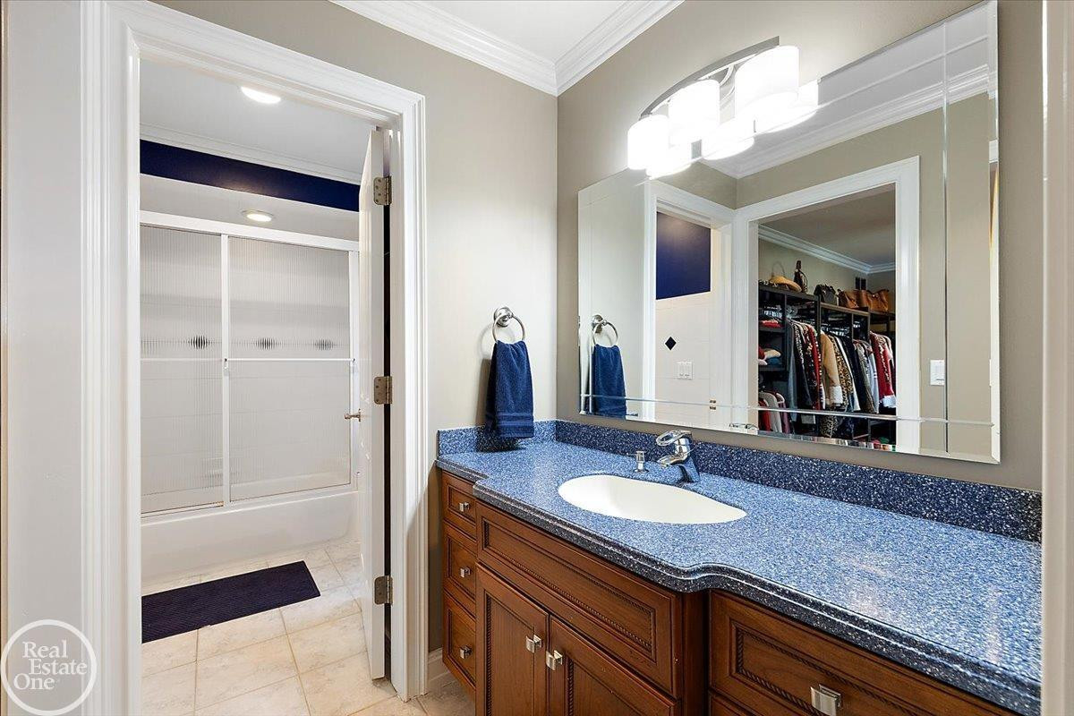 49515 Regatta Street, MI, 48047