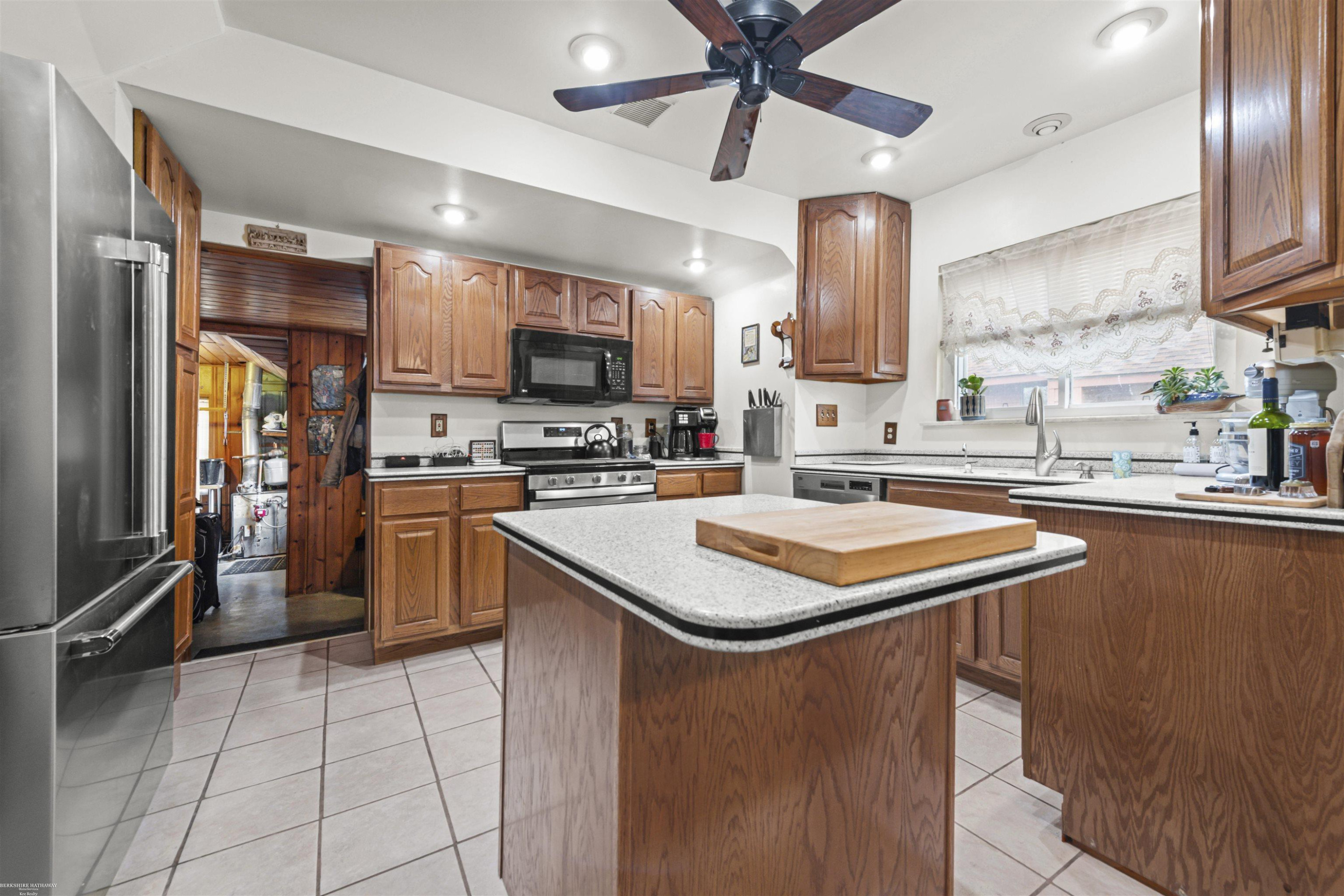 22437 Milner Street, Saint Clair Shores, MI 48081 — Photo 12