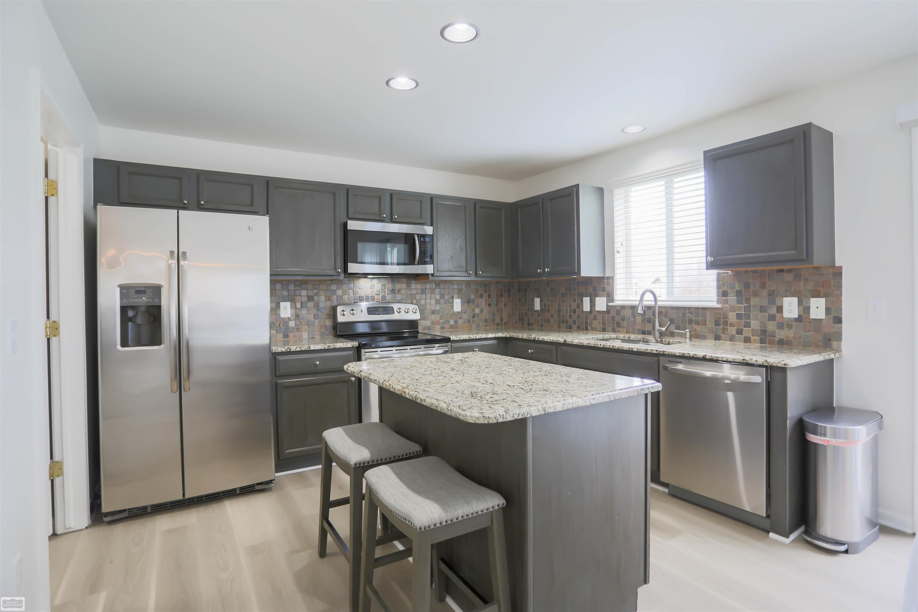 17889 Troon Trail, MI 48042 — Photo 4
