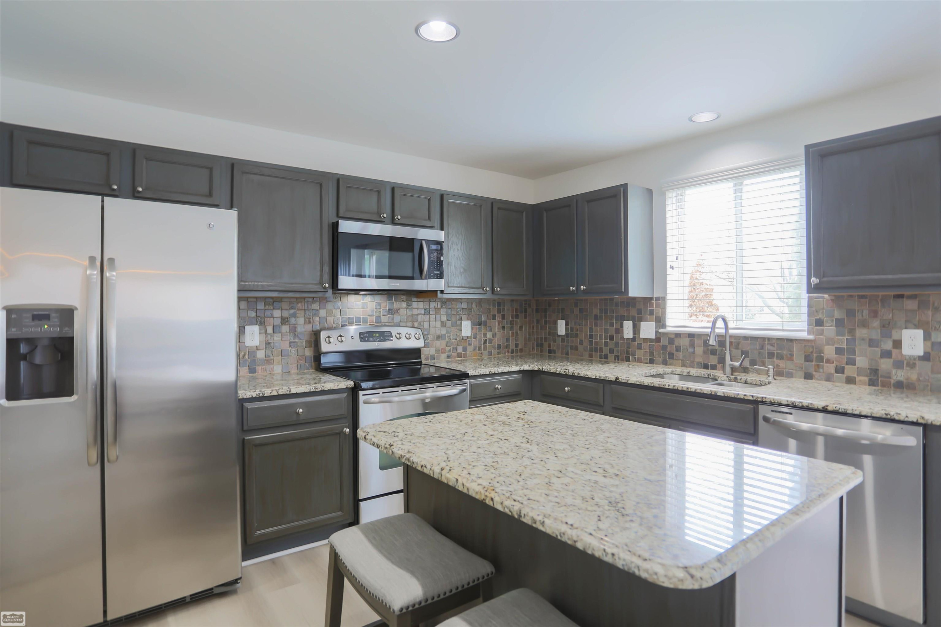 17889 Troon Trail, MI 48042 — Photo 5