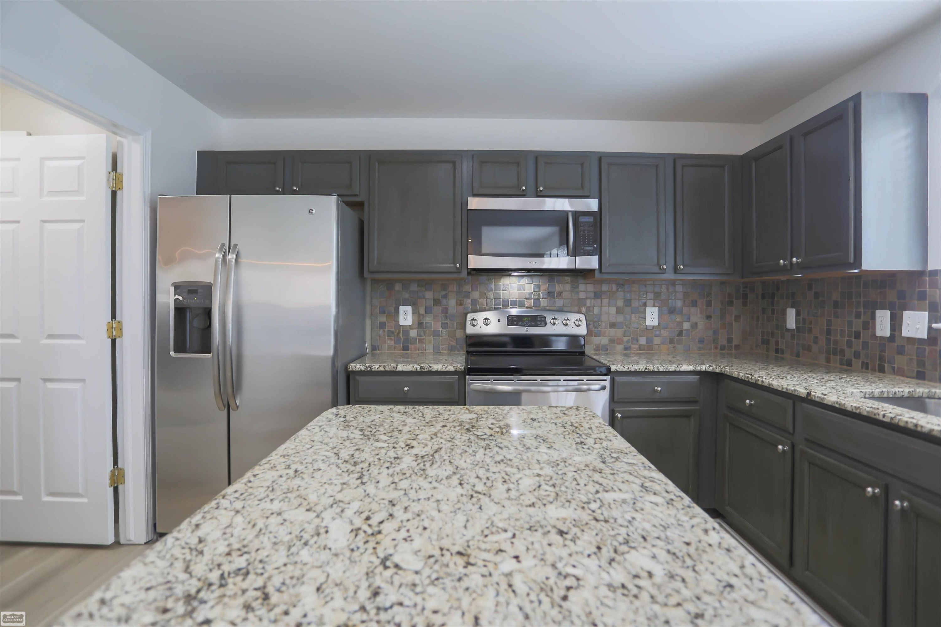 17889 Troon Trail, MI 48042 — Photo 7