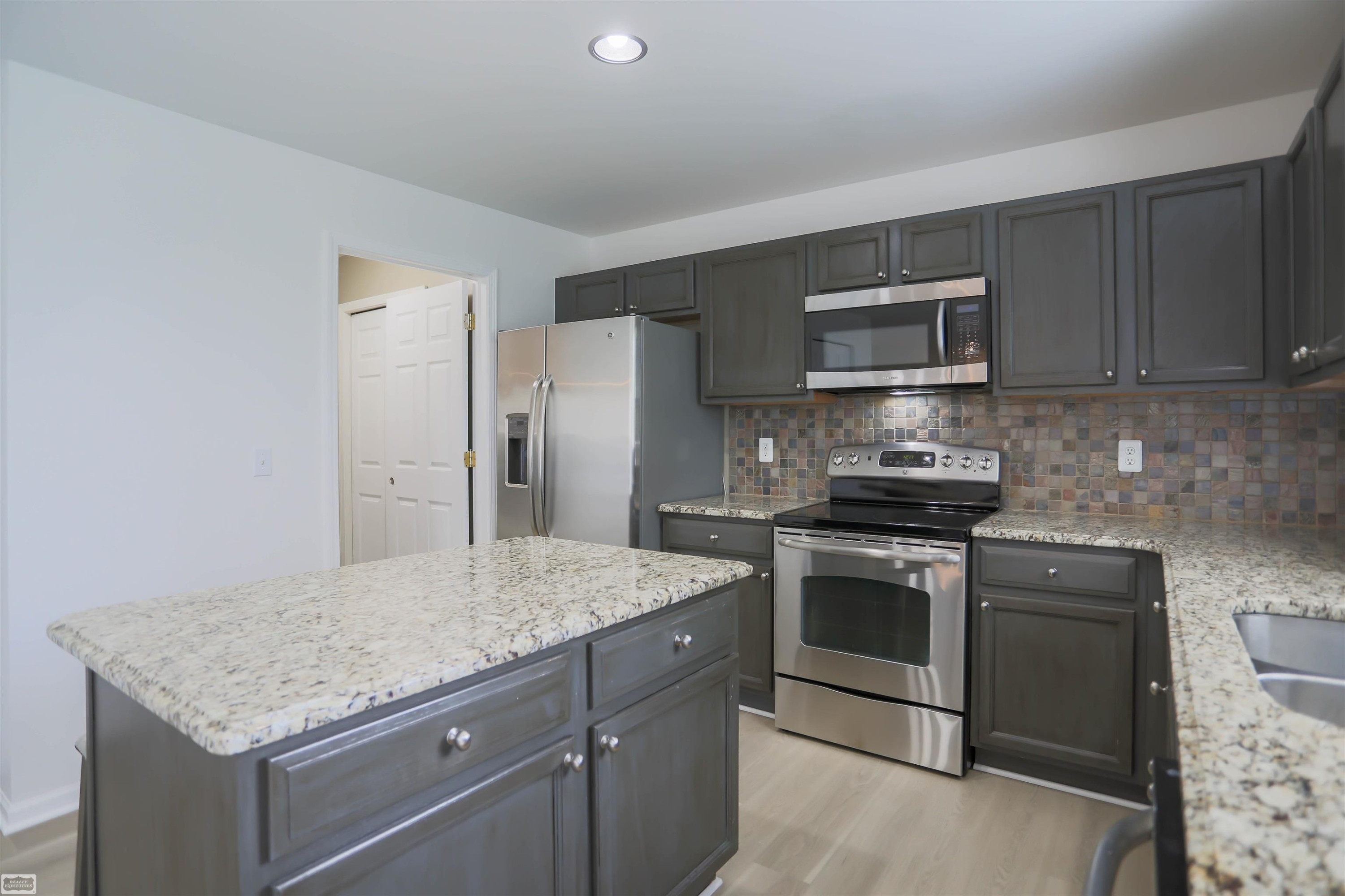 17889 Troon Trail, MI 48042 — Photo 8