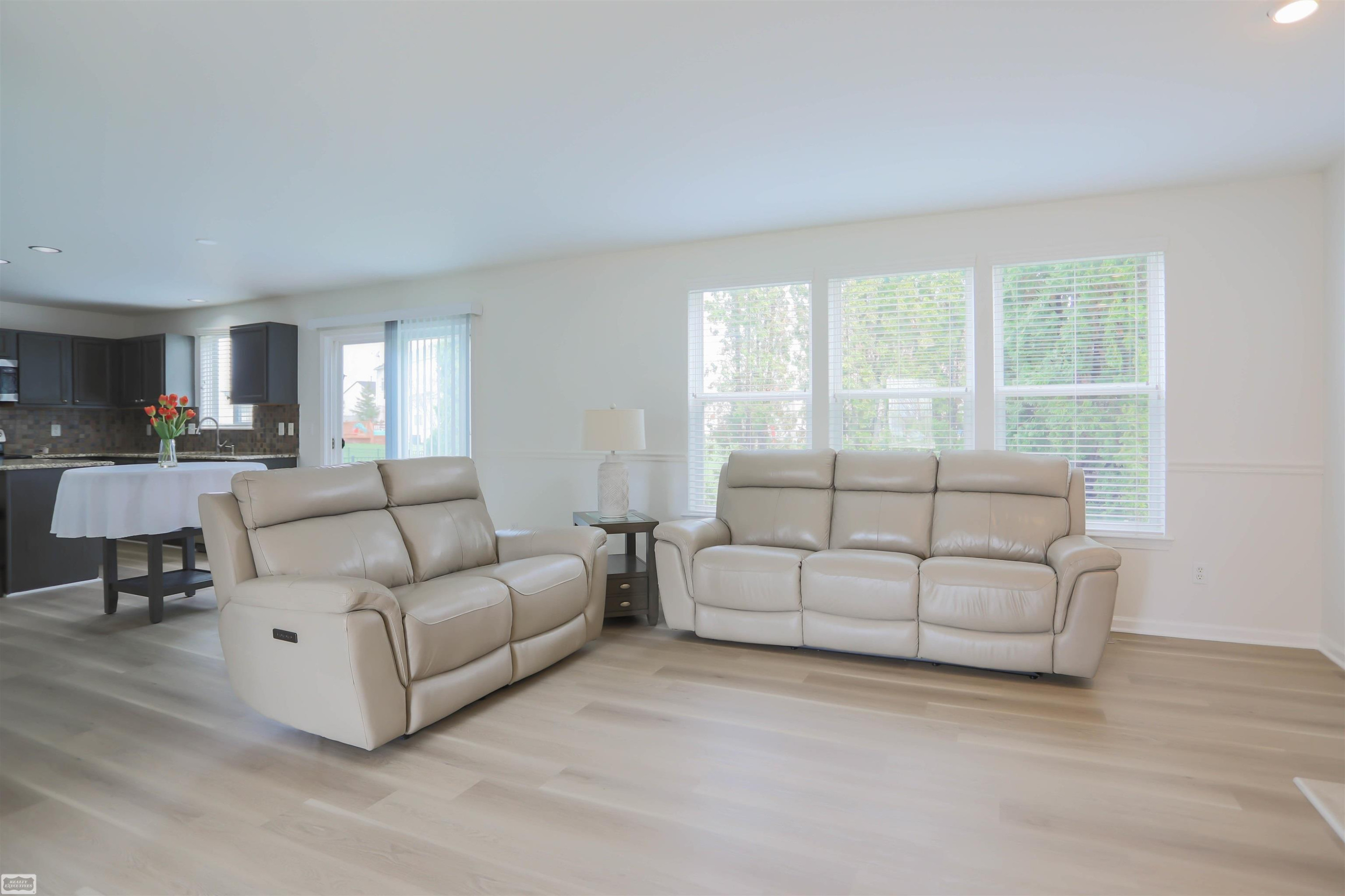 17889 Troon Trail, MI 48042 — Photo 21