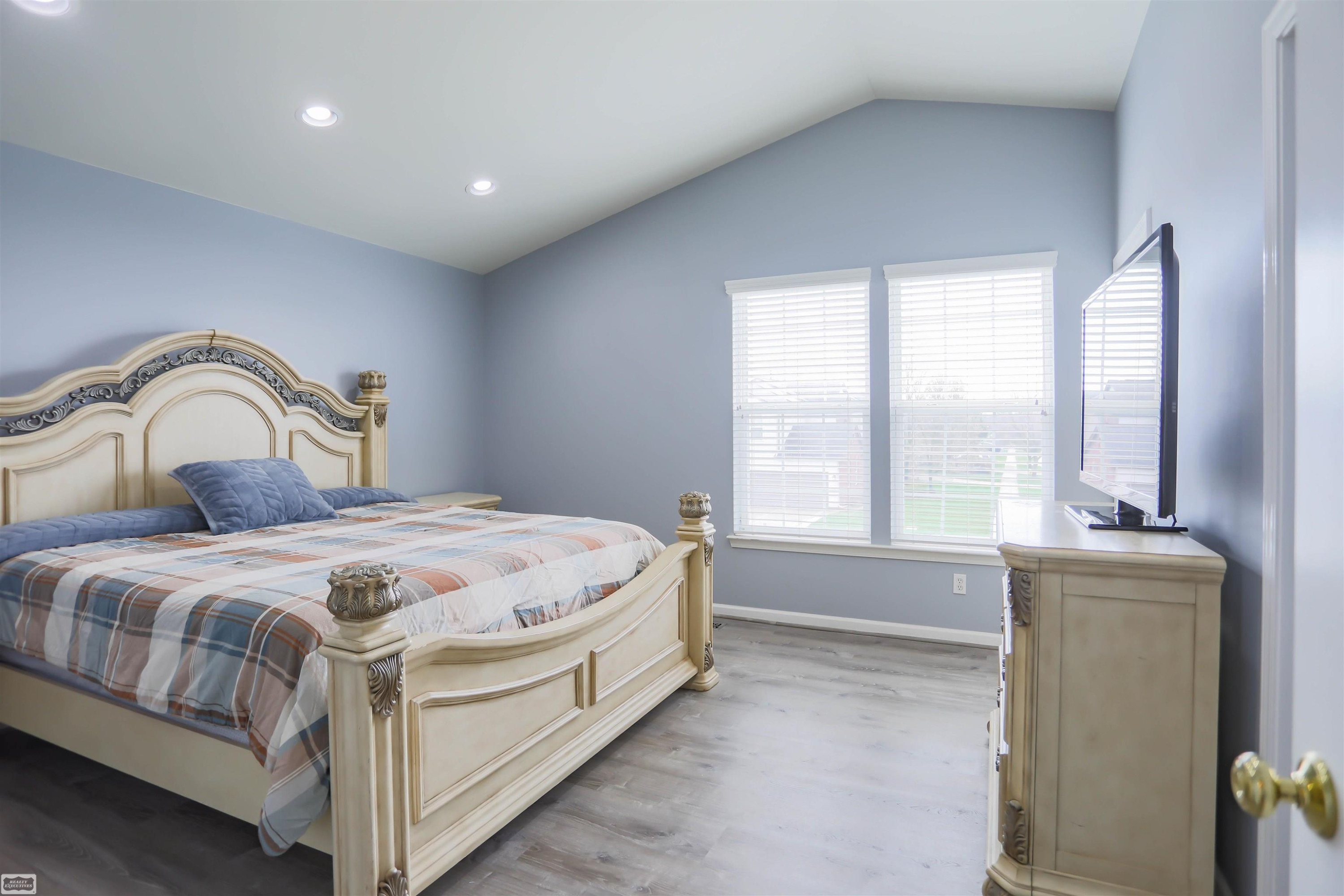 17889 Troon Trail, MI 48042 — Photo 28