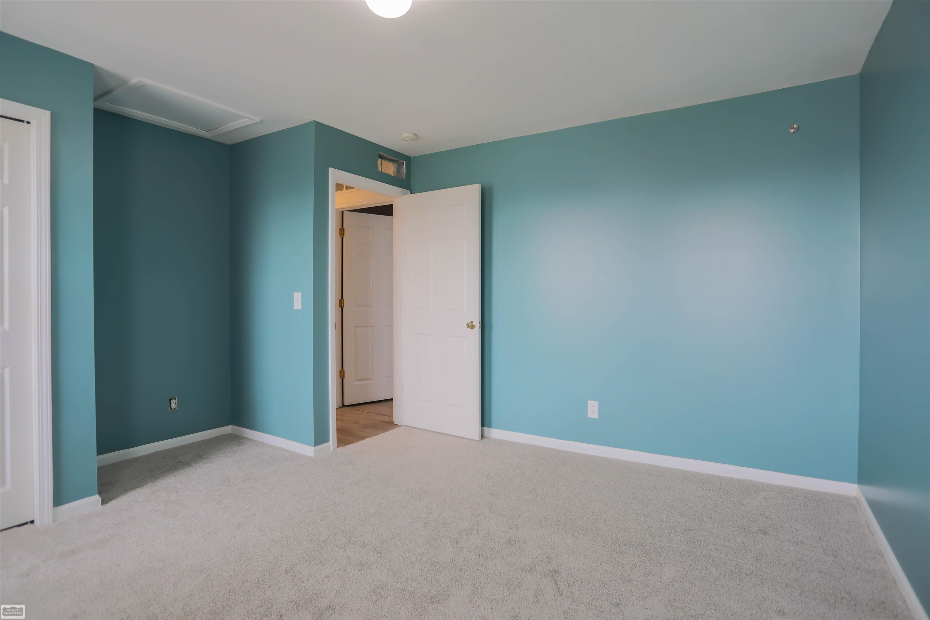 17889 Troon Trail, MI 48042 — Photo 39