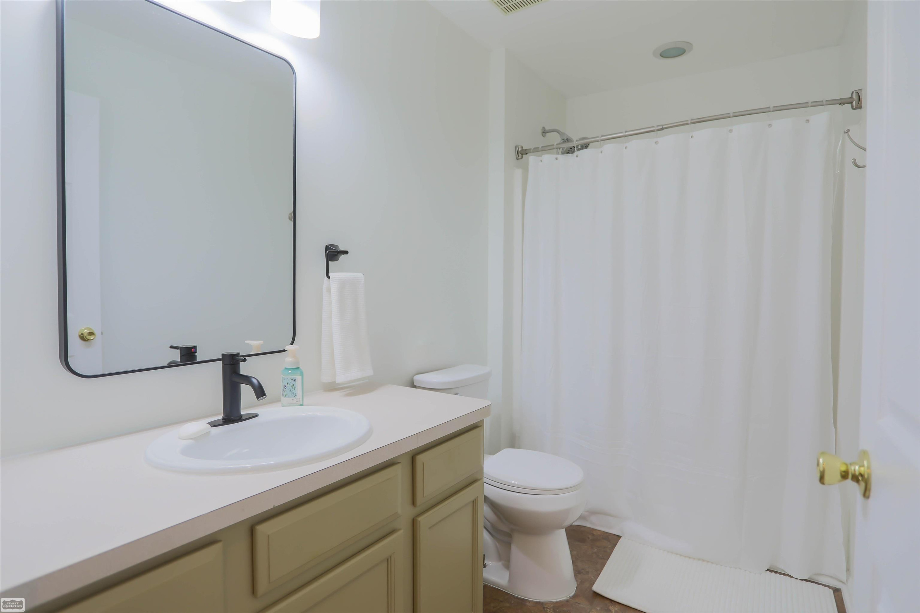 17889 Troon Trail, MI 48042 — Photo 47