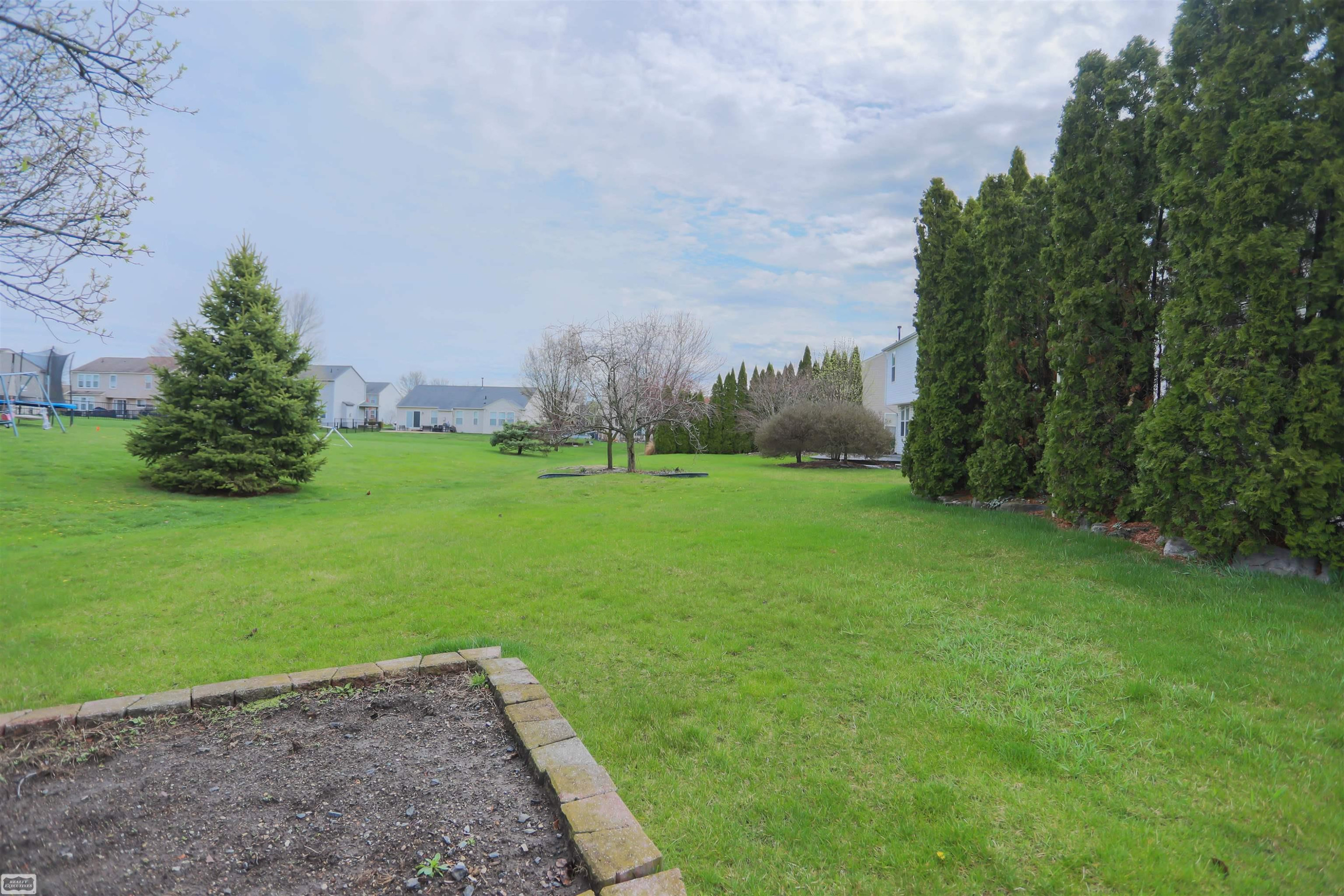 17889 Troon Trail, MI 48042 — Photo 53