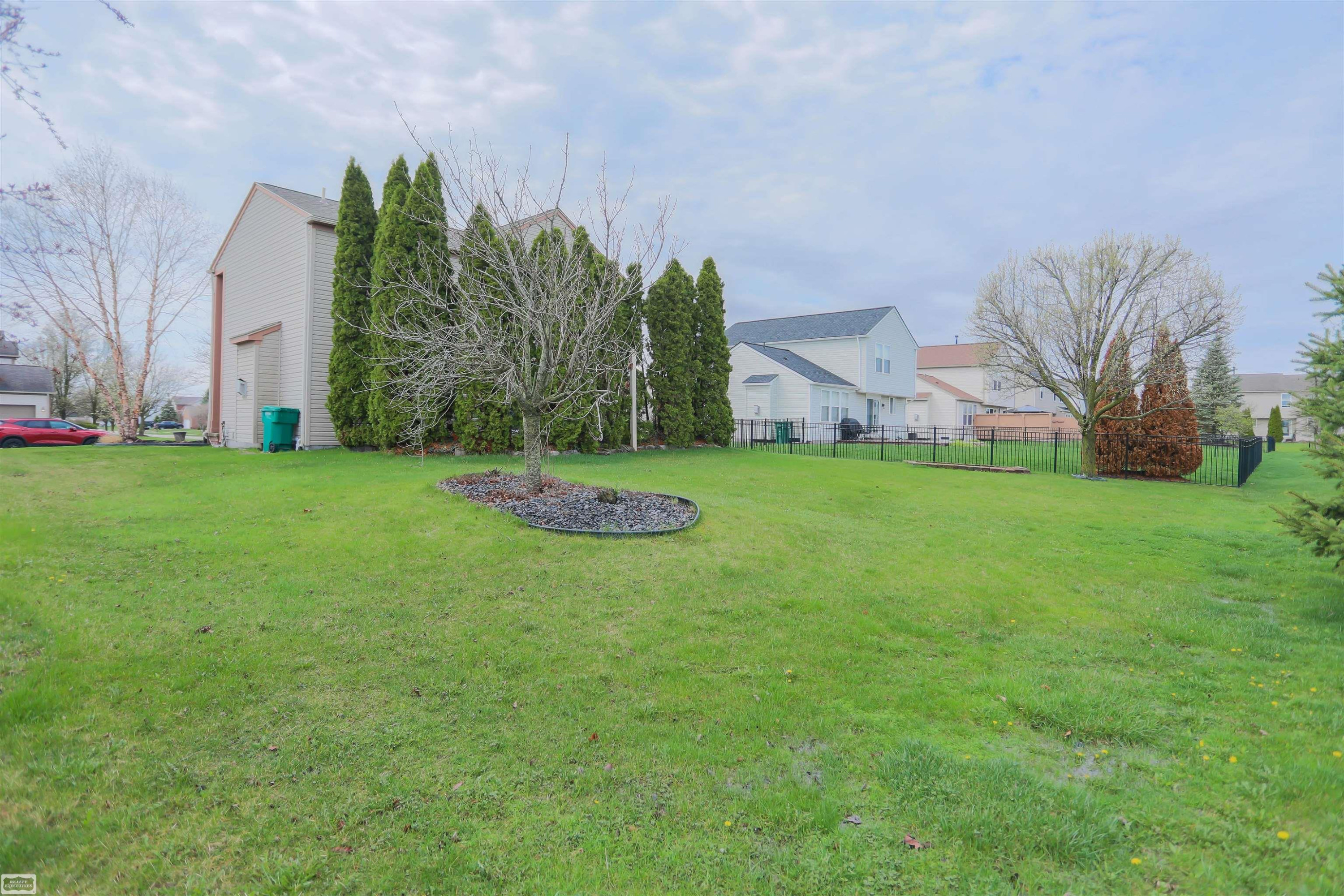 17889 Troon Trail, MI 48042 — Photo 55