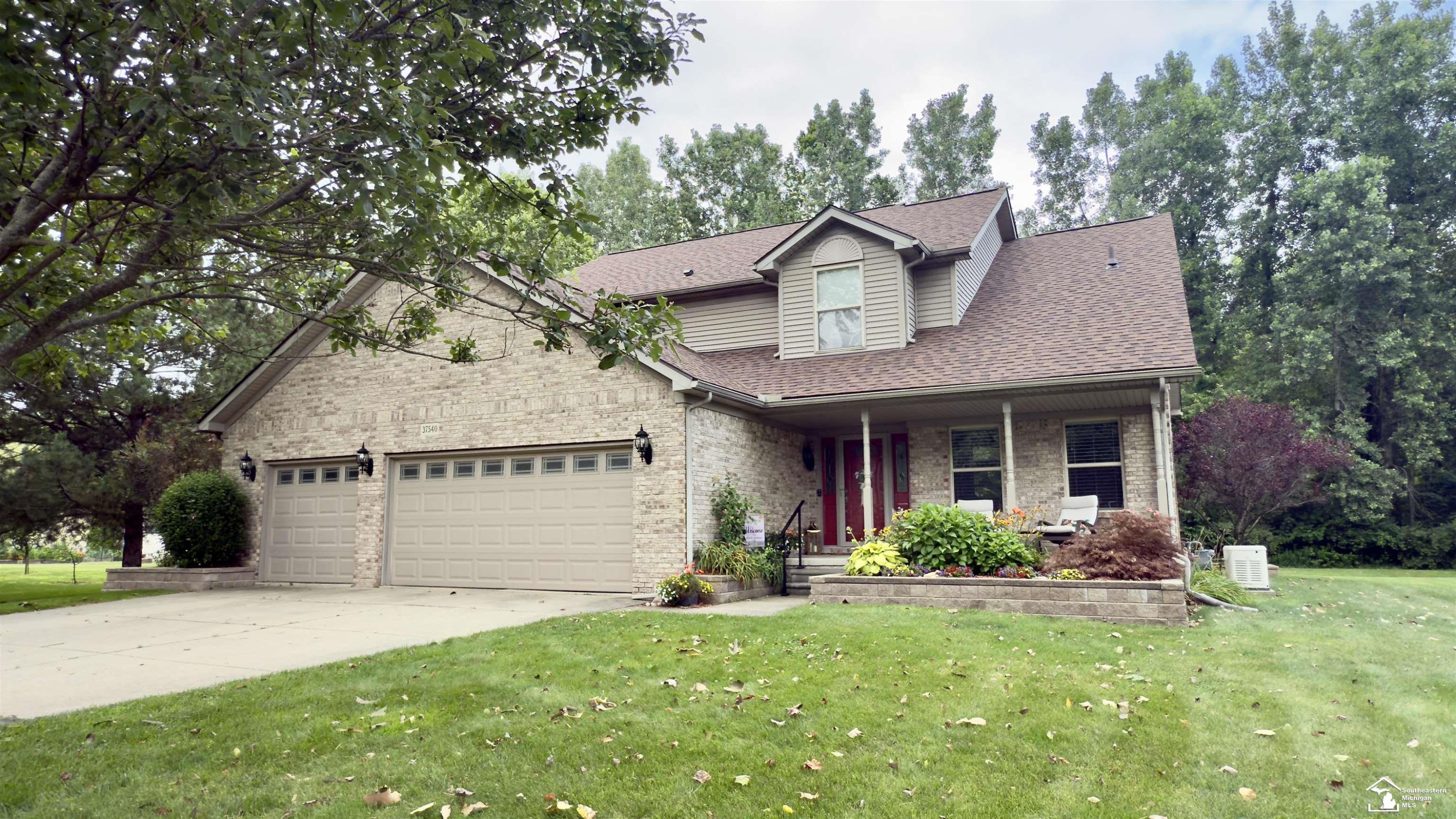 37540 Harvest Lane, New Boston, MI 48164 — front exterior