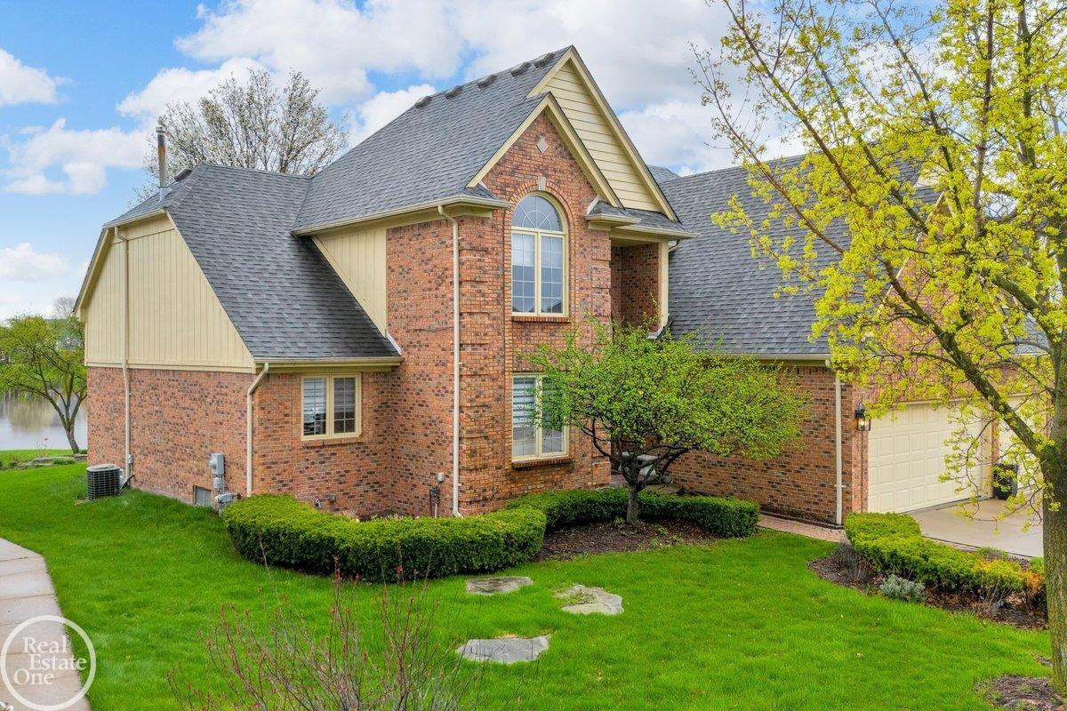 47206 Woodberry Estates Drive, MI 48044 — Photo 3