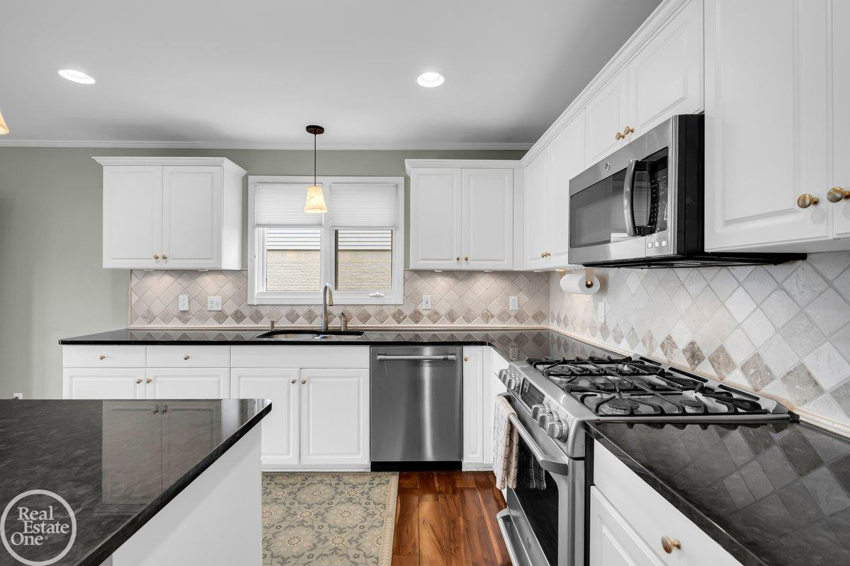 47206 Woodberry Estates Drive, MI 48044 — Photo 15