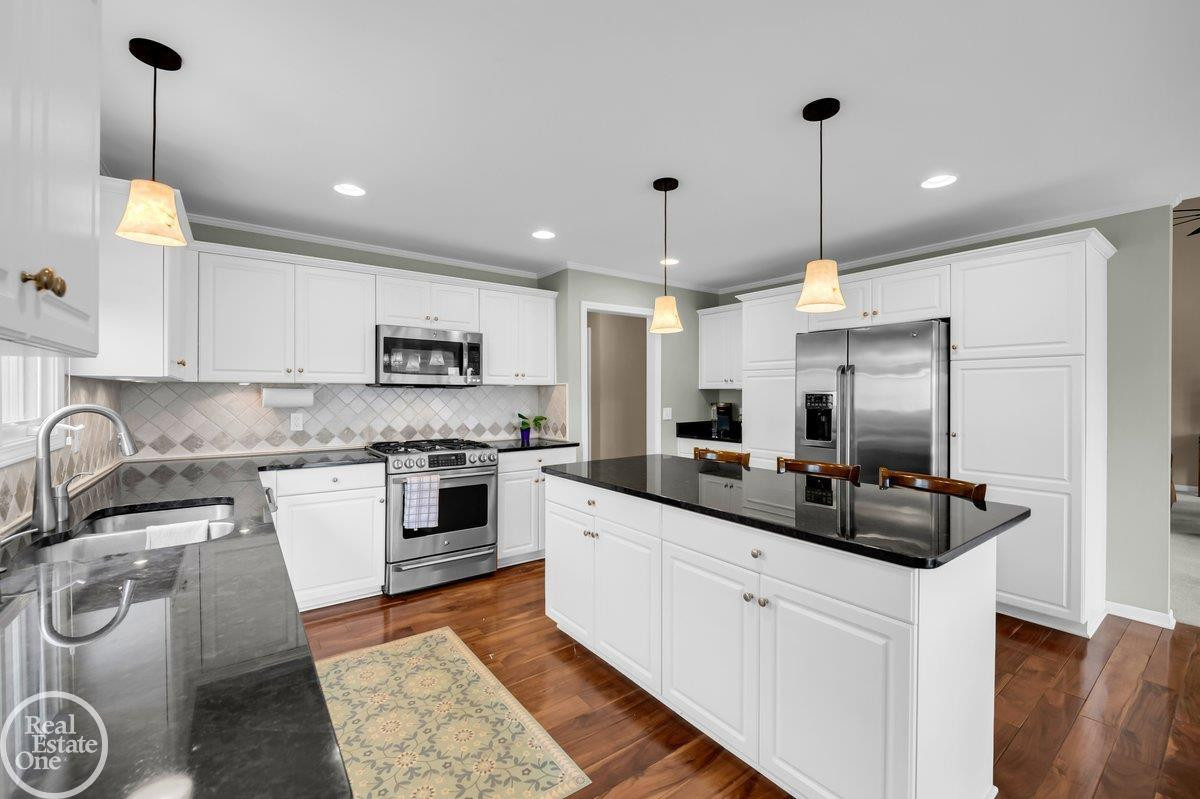 47206 Woodberry Estates Drive, MI 48044 — Photo 19