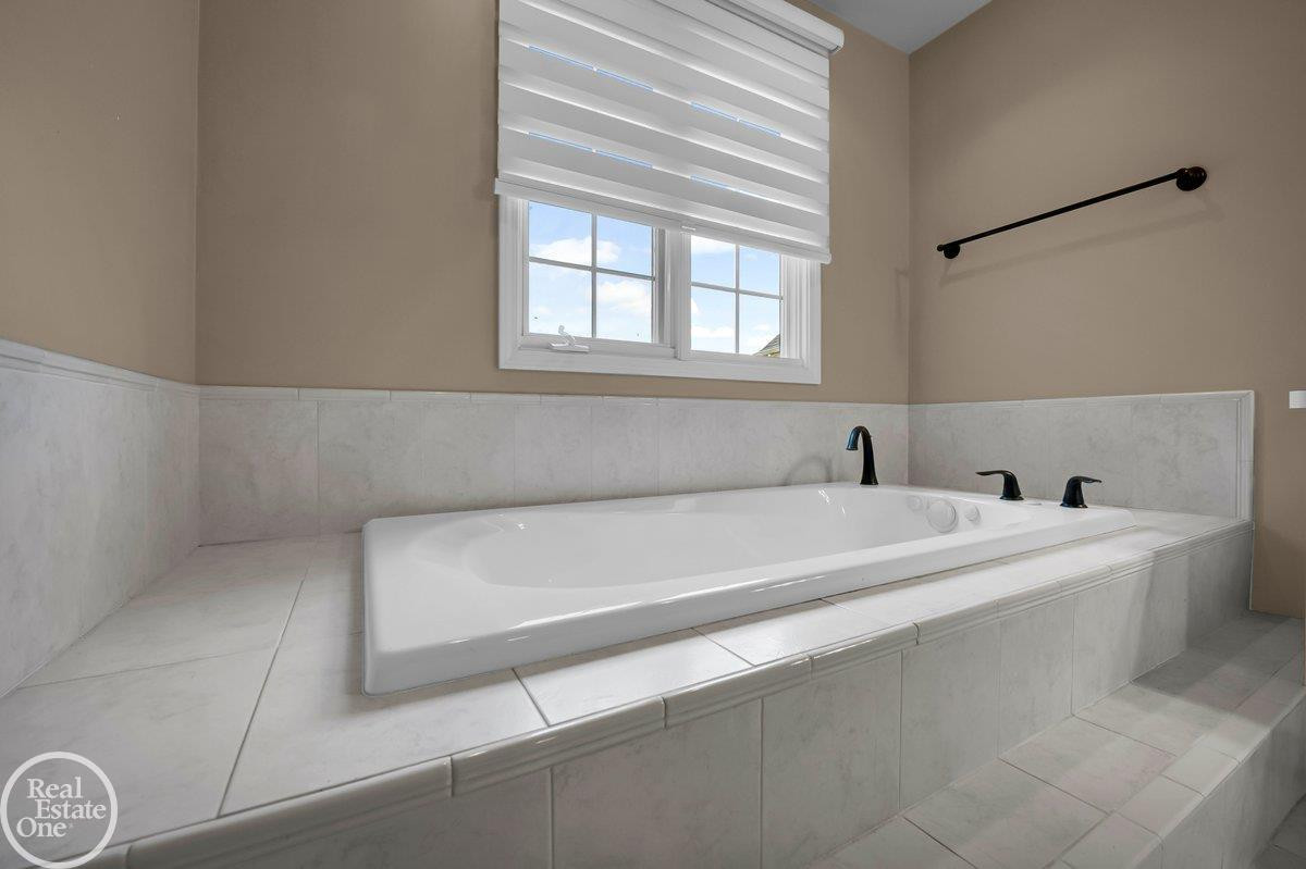 47206 Woodberry Estates Drive, MI 48044 — Photo 27