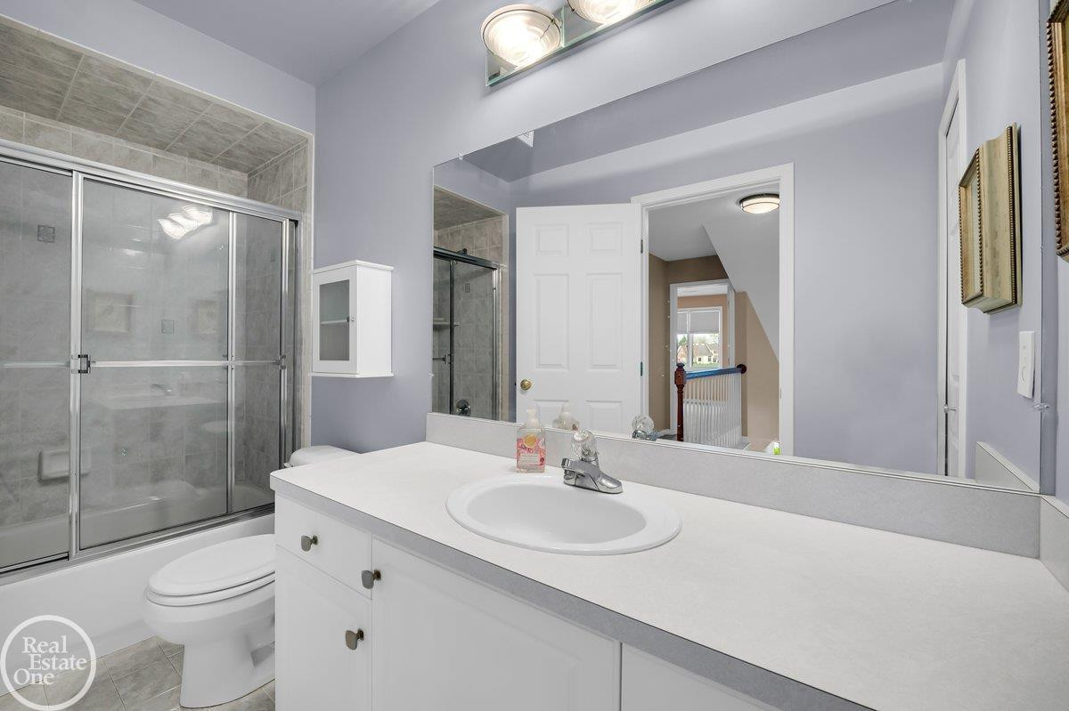 47206 Woodberry Estates Drive, MI 48044 — Photo 38