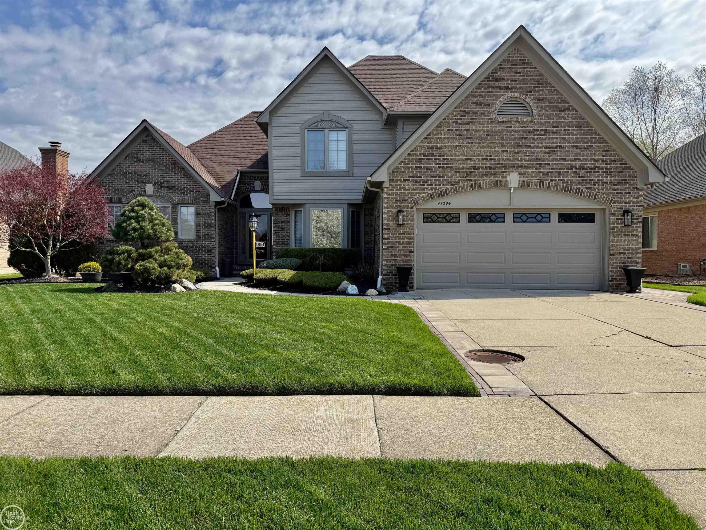 47094 Burning Tree Lane, Macomb, MI 48044 — front exterior
