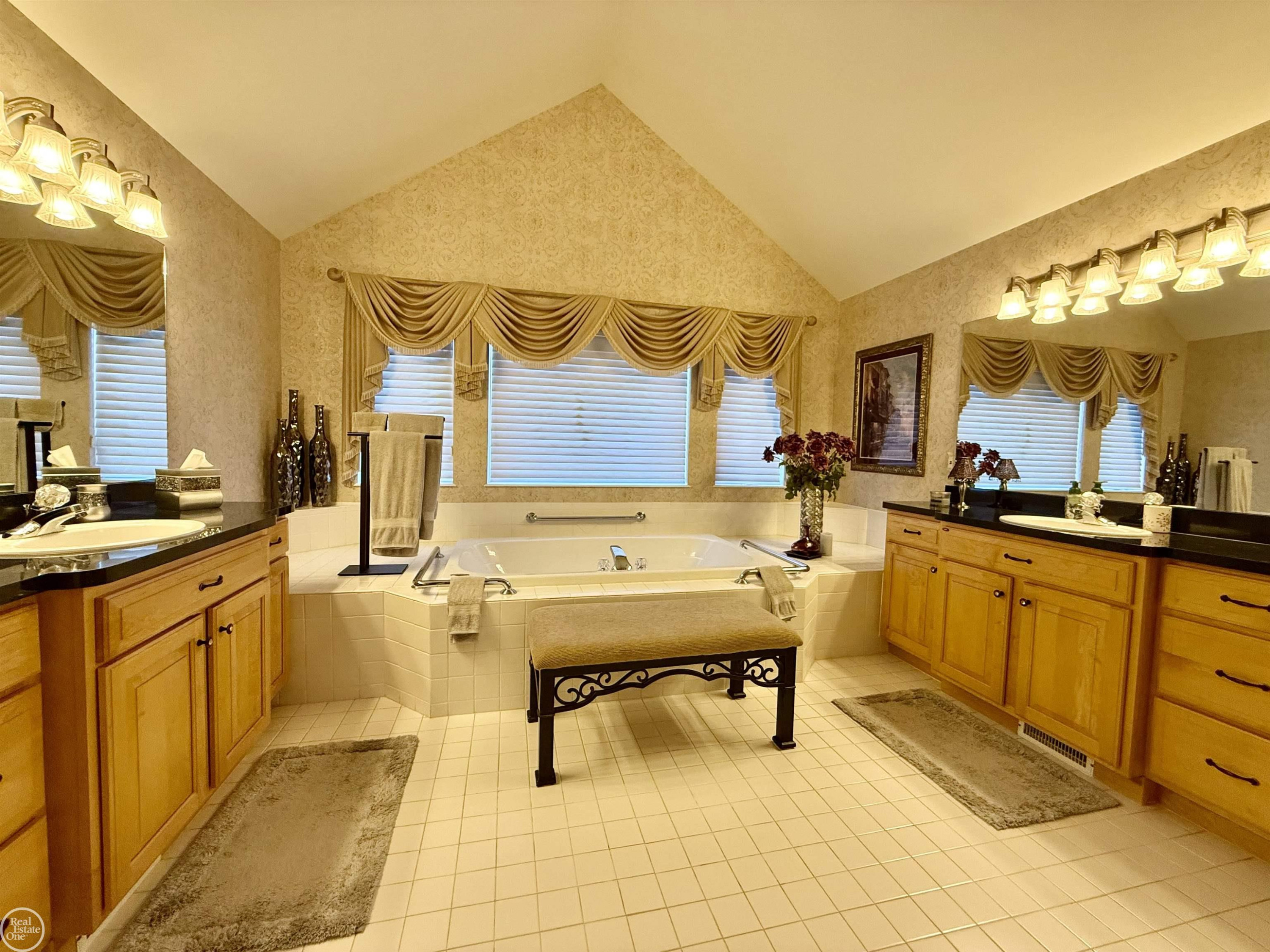 47094 Burning Tree Lane, Macomb, MI 48044 — Photo 41