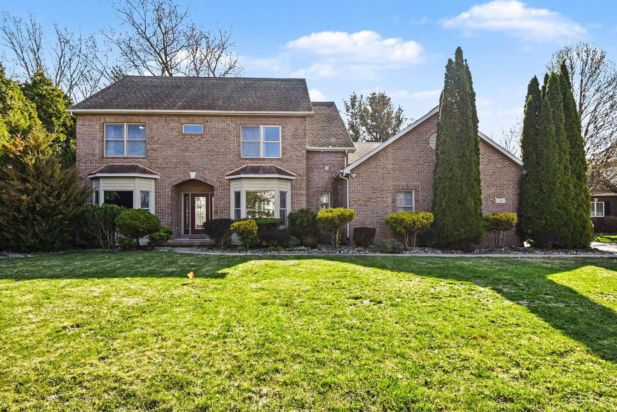 10 Cobblestone Place, Saginaw, MI 48603 — front exterior