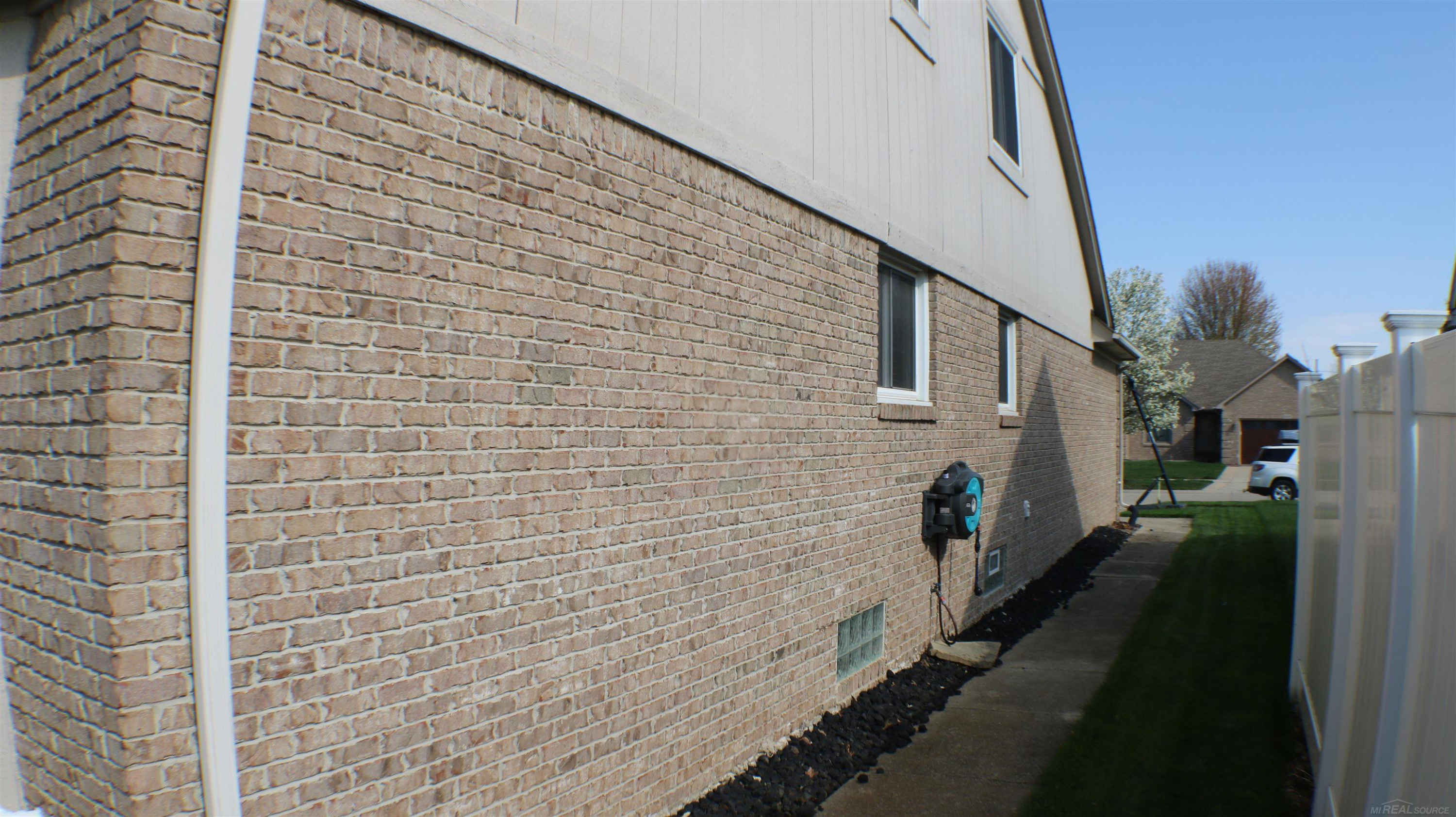 21528 Mackenzie Drive, MI 48044 — Photo 12