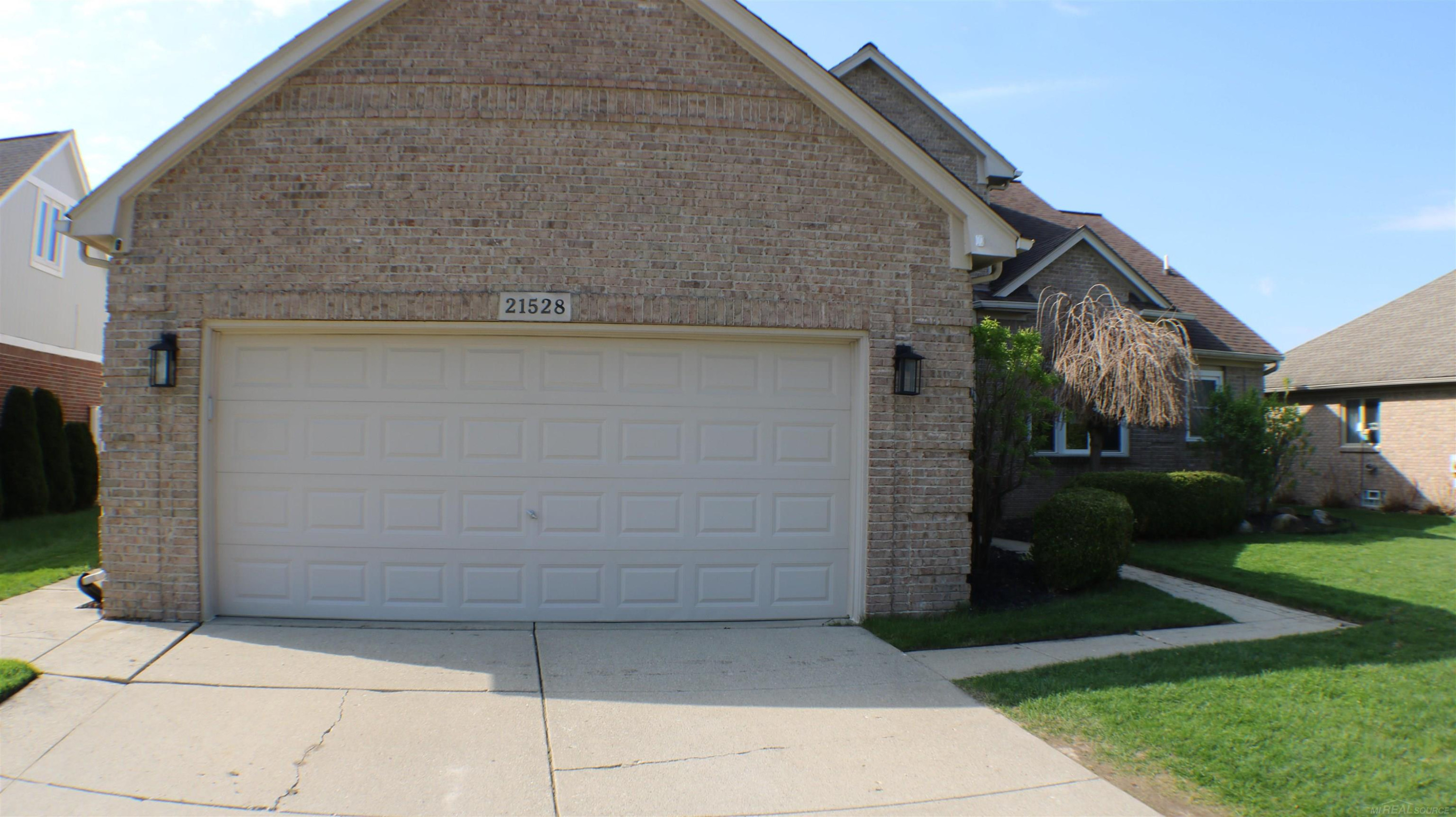 21528 Mackenzie Drive, MI 48044 — Photo 14