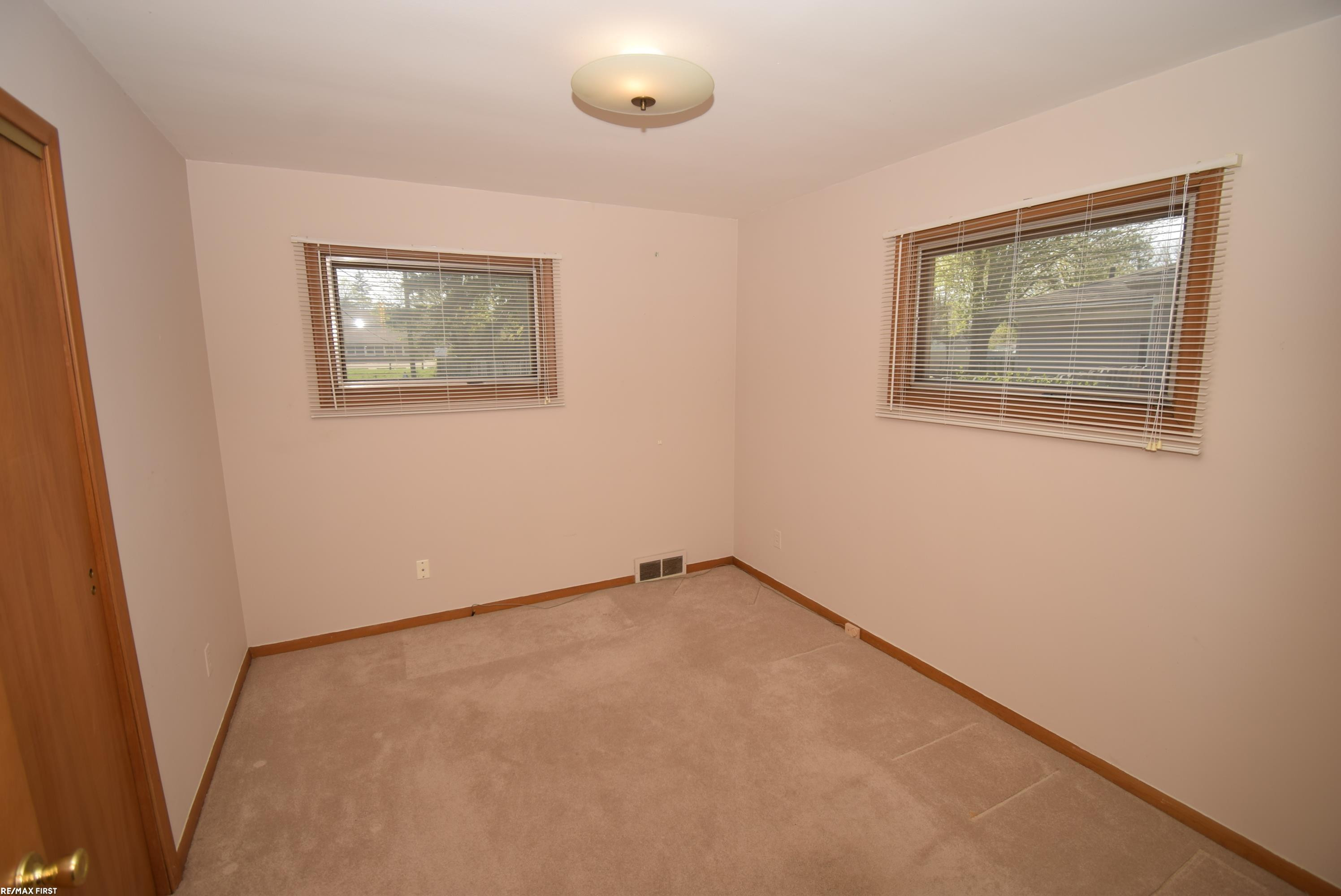 30112 Gloria Street, Saint Clair Shores, MI 48082 — Photo 10